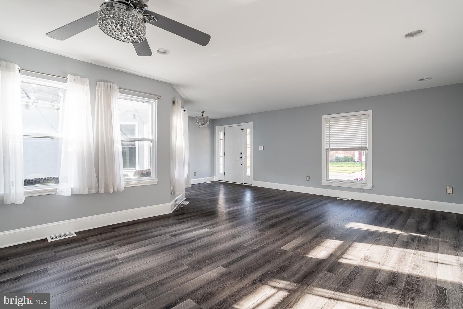 125 SCHOOLHOUSE TERRACE