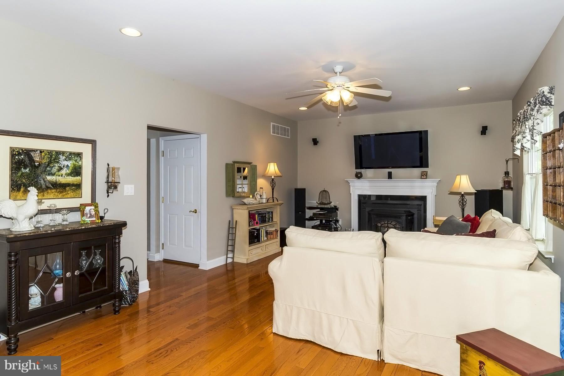 ARUNDEL VIEW - Residential