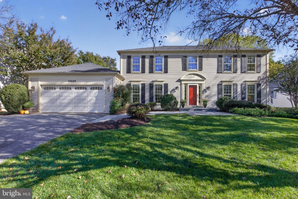 Photo of 15209 Jones Lane, NORTH POTOMAC, MD 20878 (MLS # MDMC2261630)