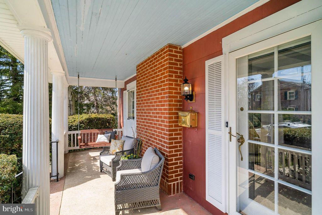 Photo of 35 W 4TH AVE, LITITZ, PA 17543 (MLS # PALA2030504)