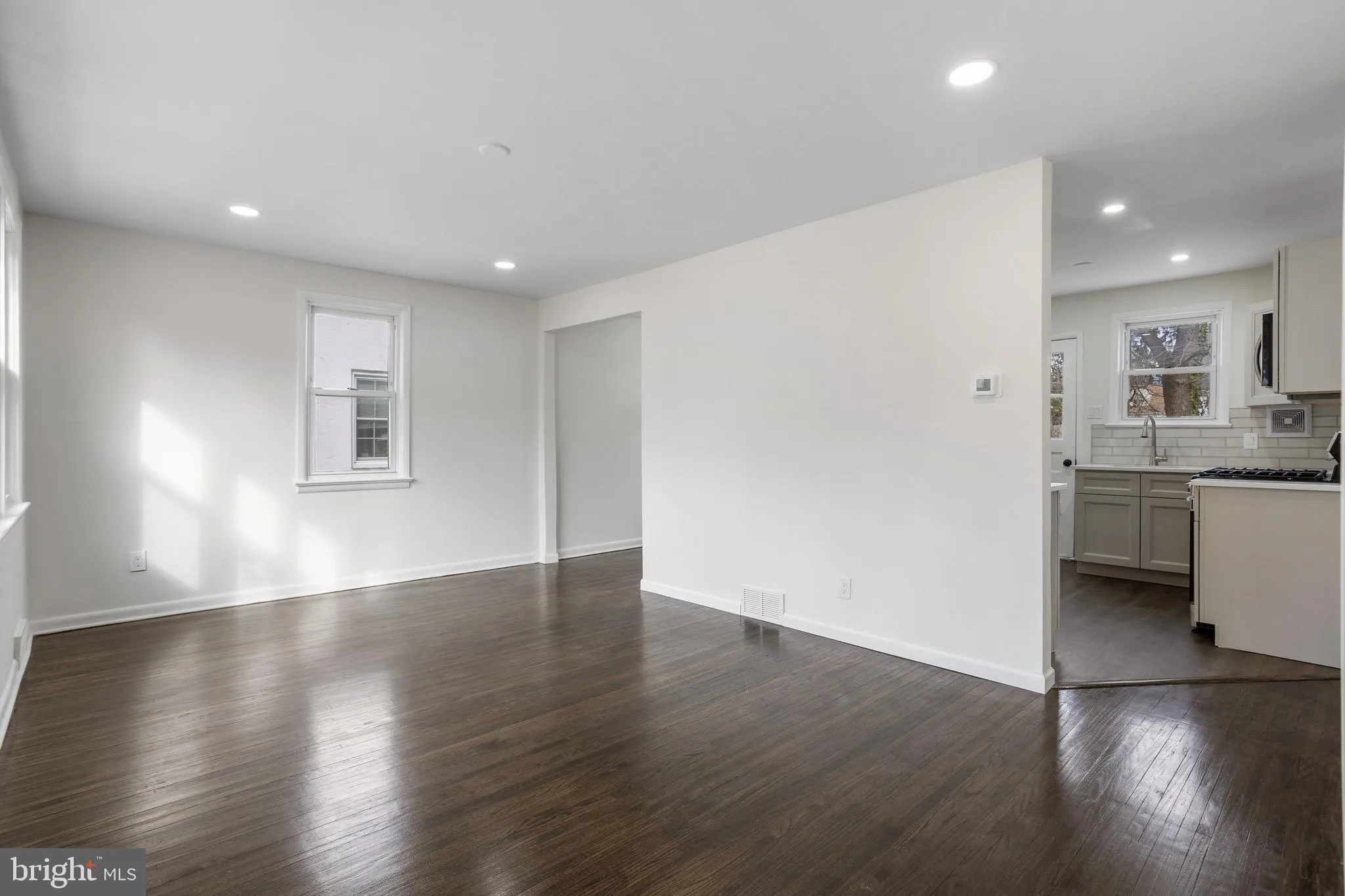 Blackwood, New Jersey 08012, United States, 3 Bedrooms Bedrooms, ,1 BathroomBathrooms,Residential,Pending,23297