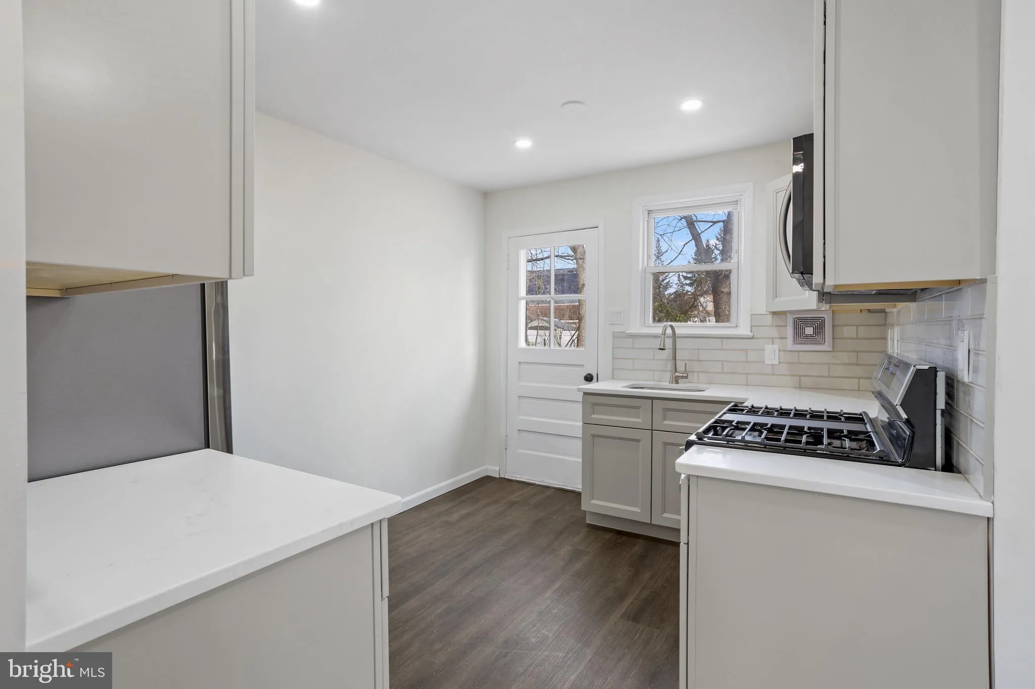 Blackwood, New Jersey 08012, United States, 3 Bedrooms Bedrooms, ,1 BathroomBathrooms,Residential,Pending,23297