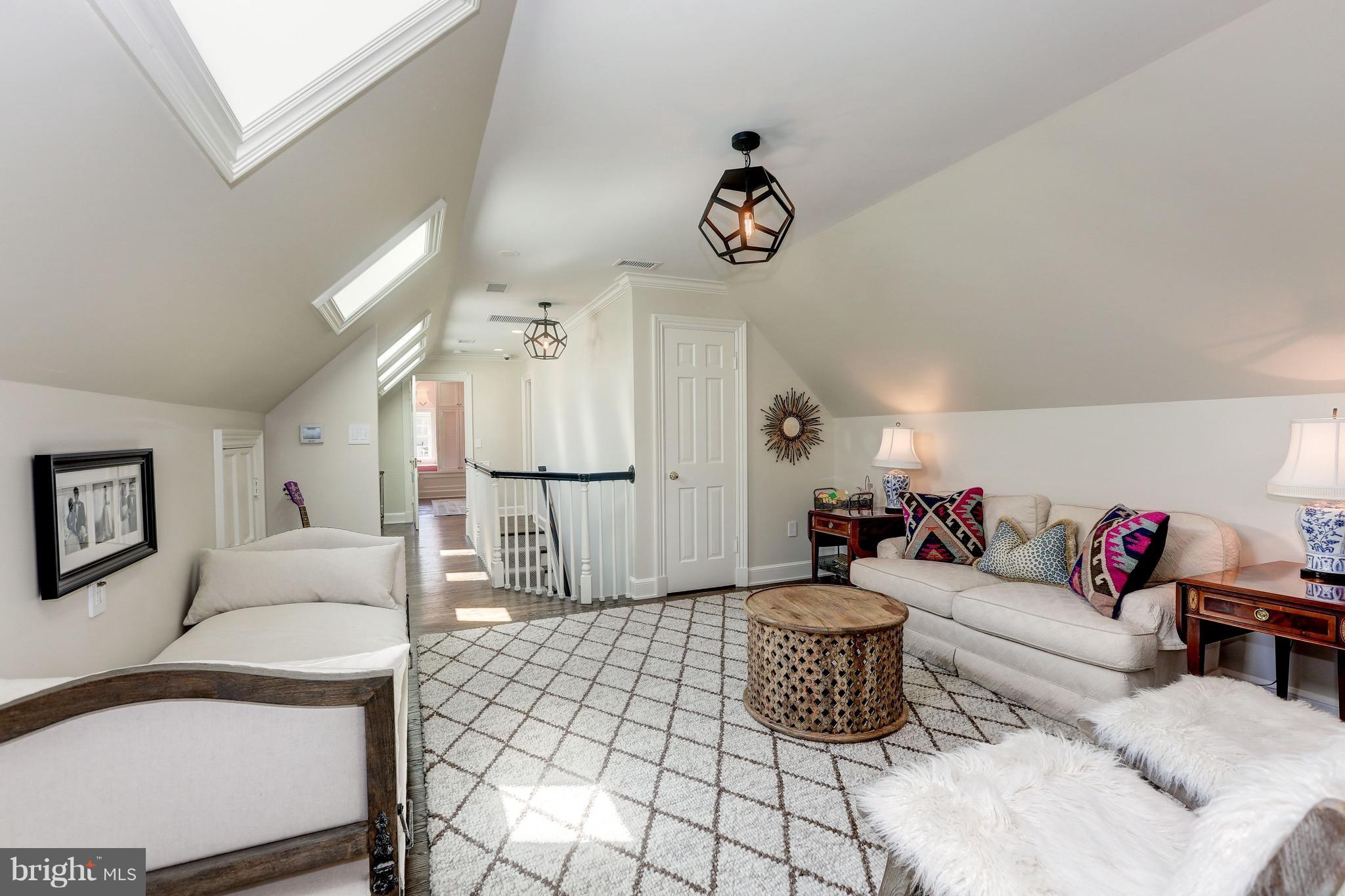 KENWOOD - Residential