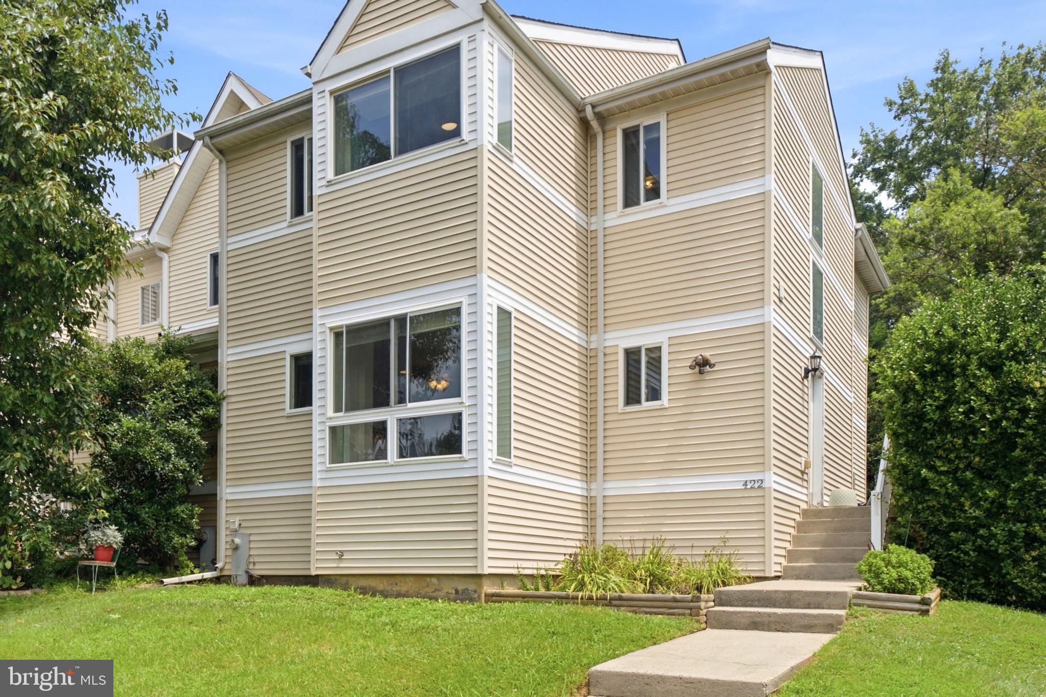 422 KENTMORE TERRACE