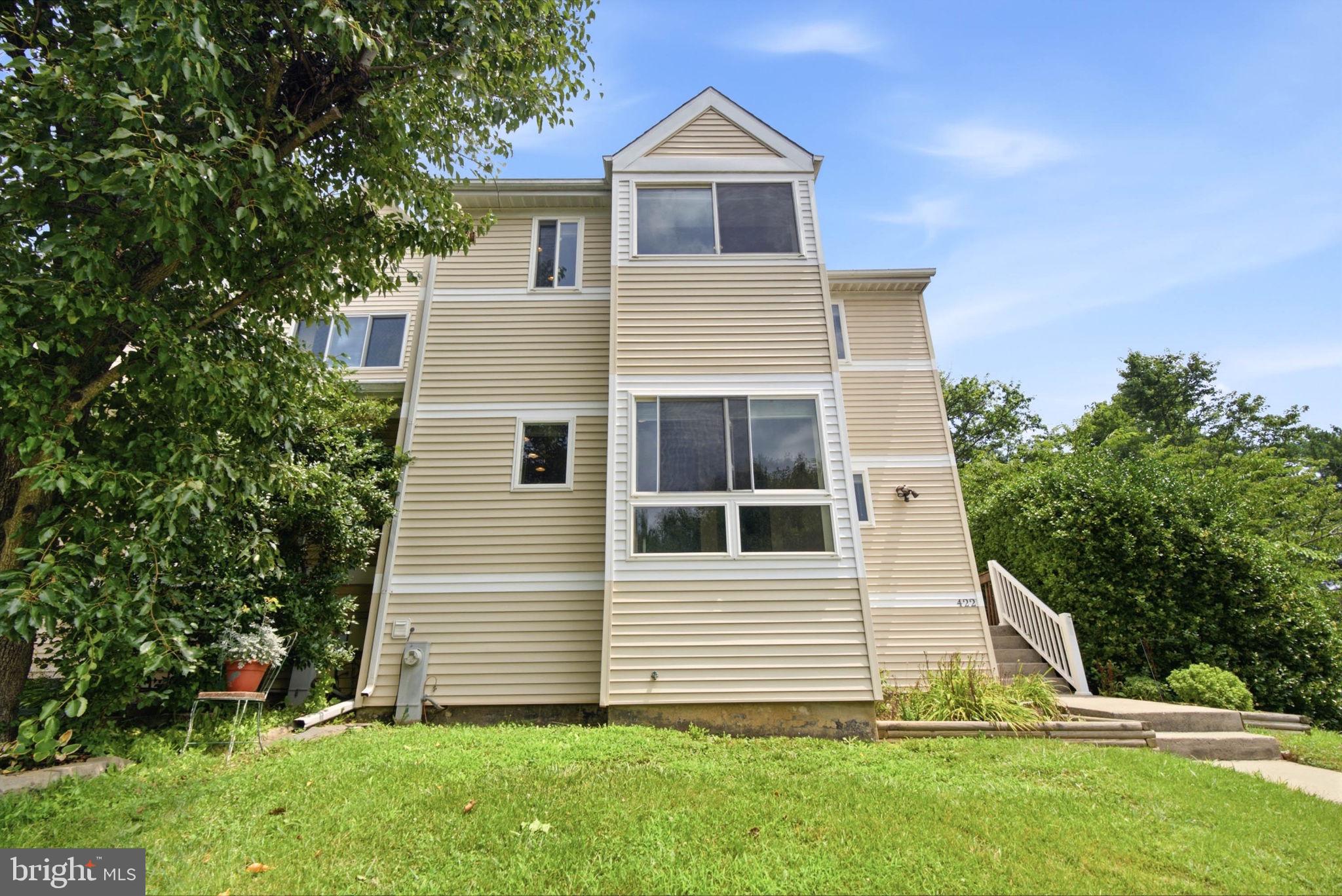 422 KENTMORE TERRACE