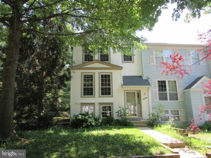 Unbelievably Gorgeous End Unit!!! Remodeled from Top to Bottom with every upgrade possible.  Gleaming Hdwd Fl's, Marble Tiles,  Huge Table Sized Kitchen W/New Kitchen Cabinets,Granite Tops & Stainless Steel Appliances. Sep. Dining Room, Step Down Living Room W/French Door to Great Deck. Fireplace, Fully Finished W/O Basement W/BR, FB & Large Family Room W.Slider to Patio. 10+++