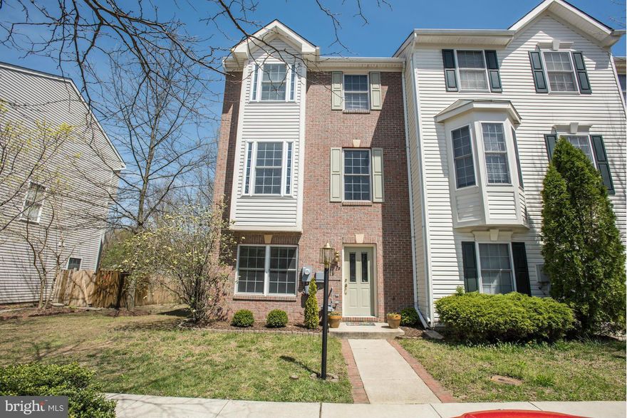 Cheerful and spacious town home conveniently located to major commuter routes yet in the heart of Edgewater. Updated kitchen and large master suite with walk-in closet and wonderful master bath with dual vanity, soaking tub and separate shower. Private fenced back yard with two decks. Available for rent now.