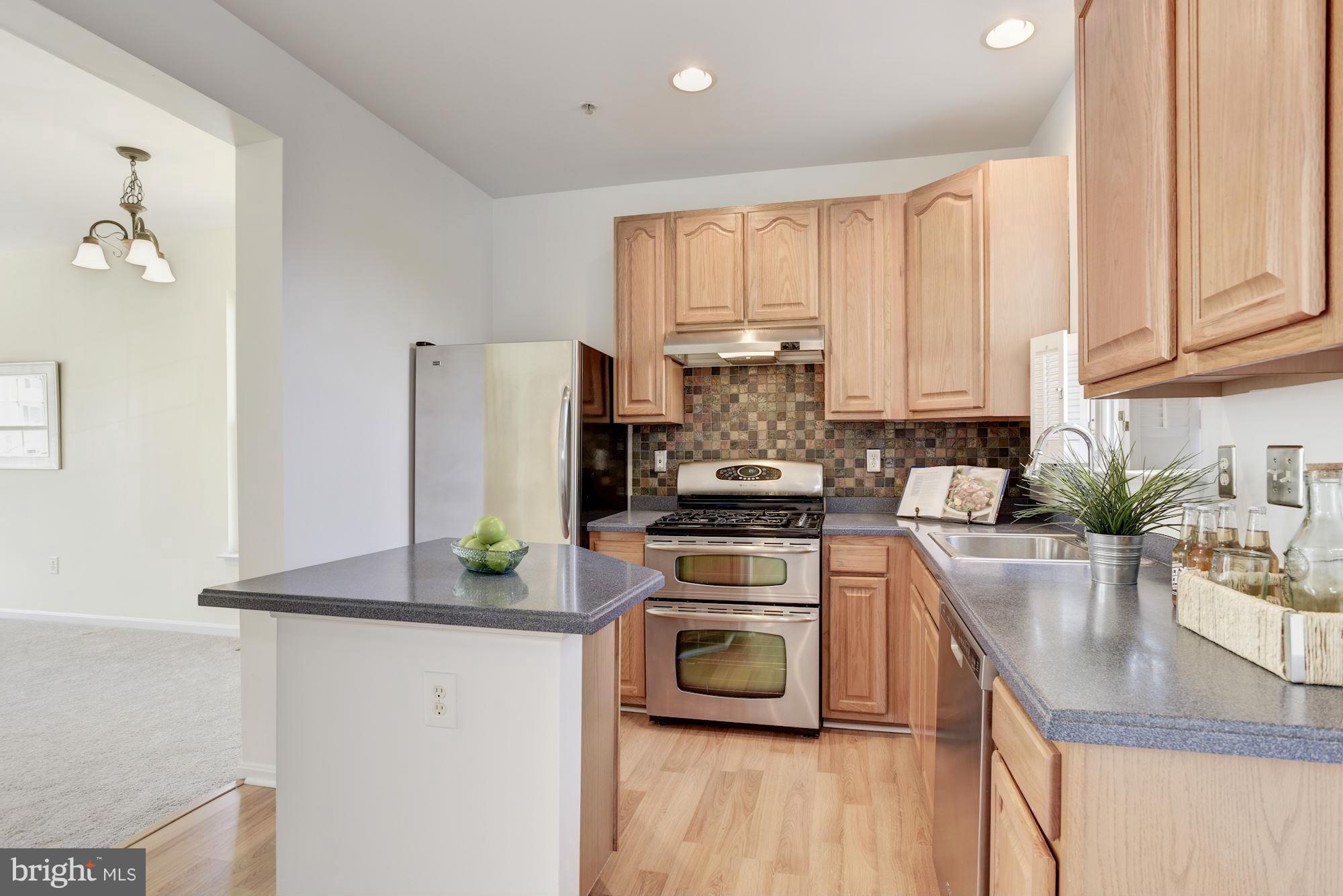 RIVER OAKS - Residential Lease