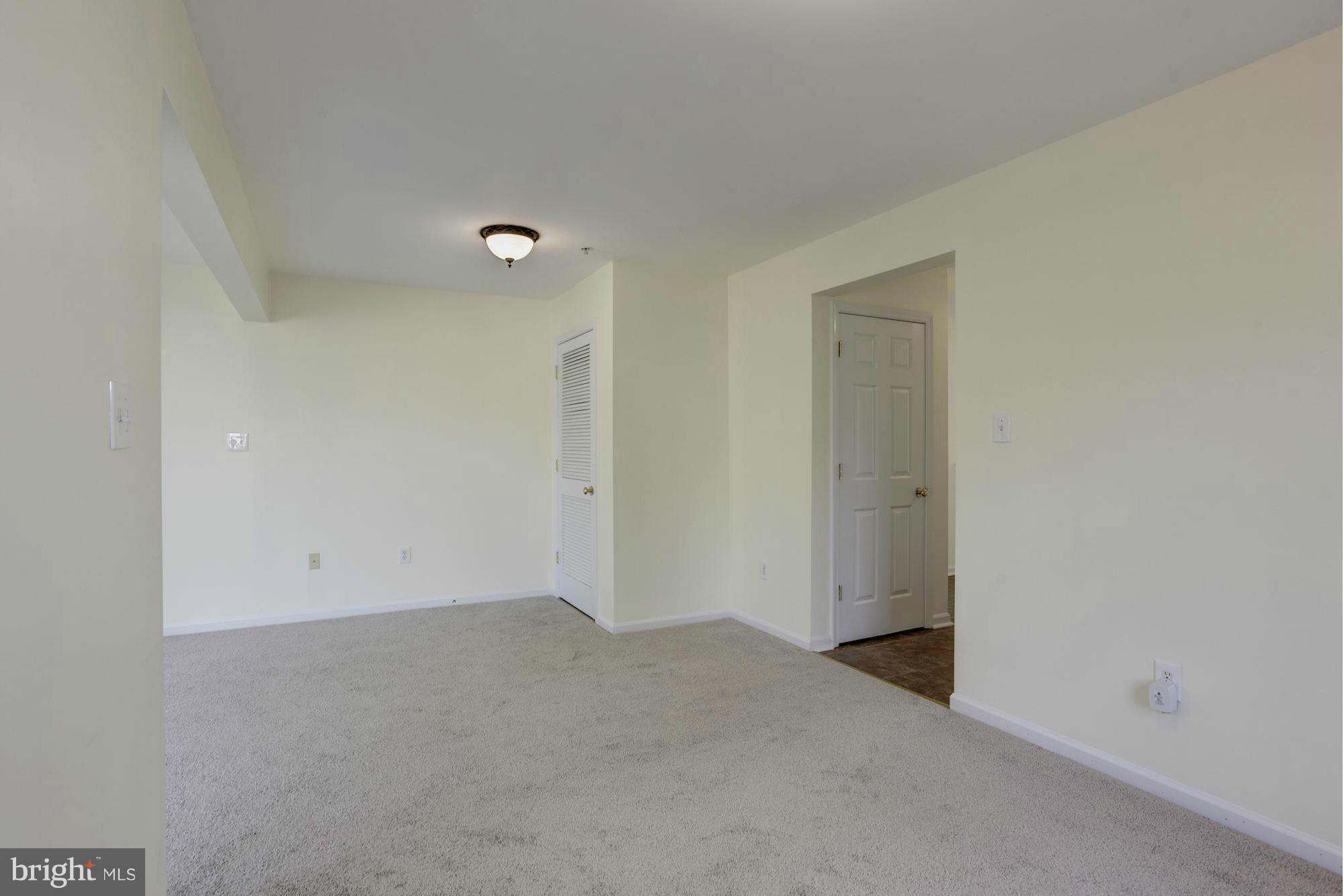 RIVER OAKS - Residential Lease