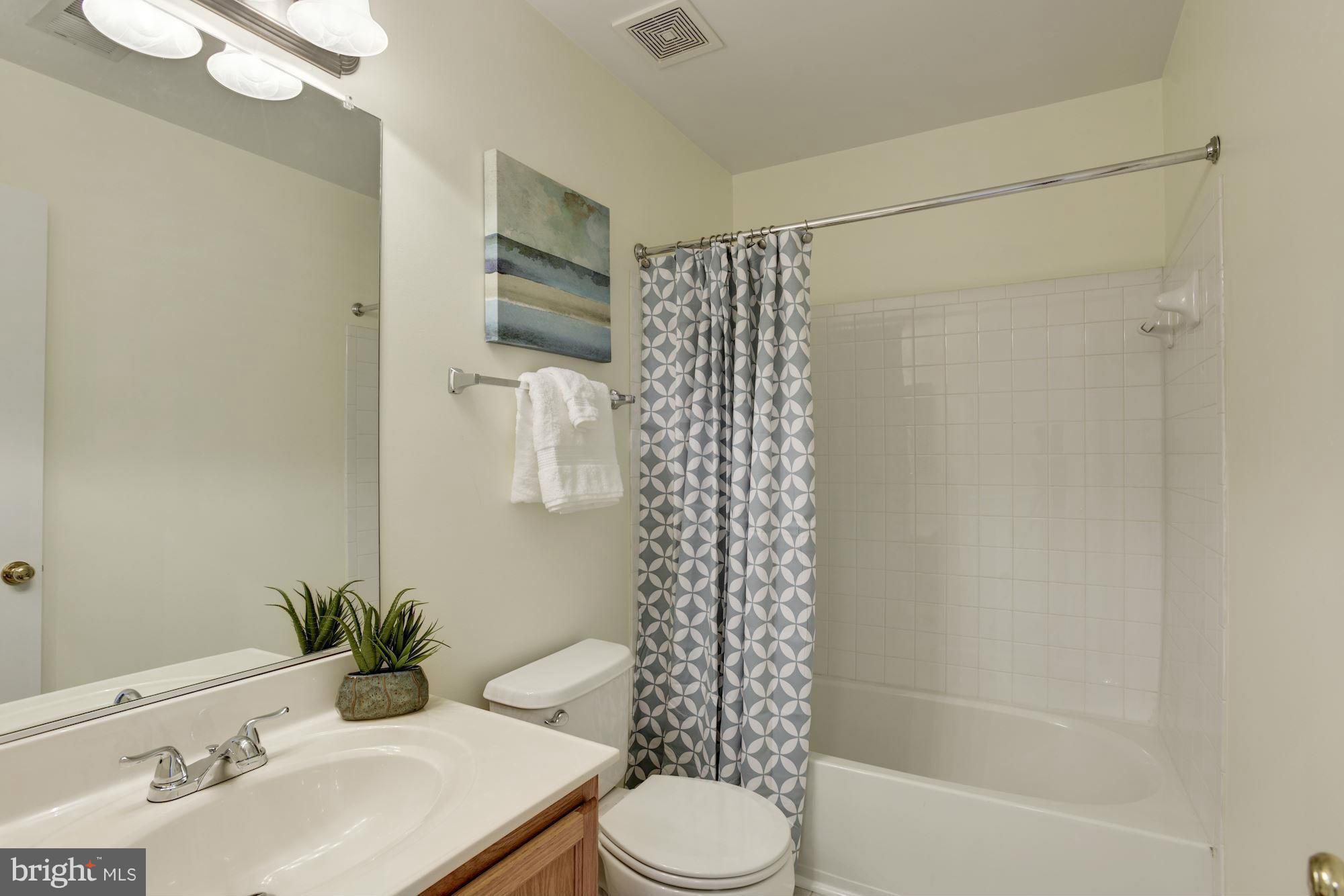 RIVER OAKS - Residential Lease