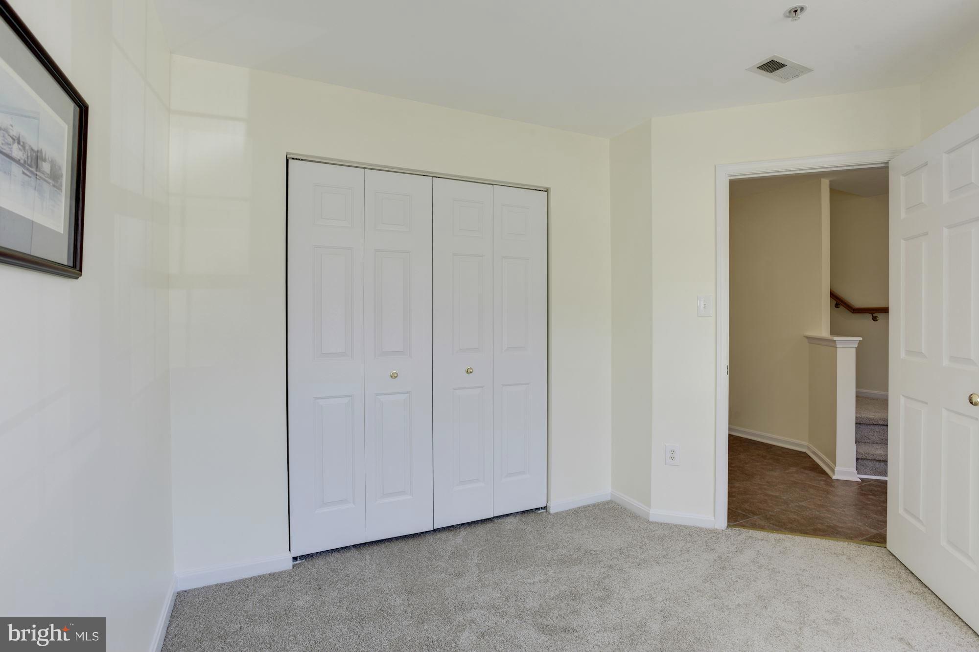 RIVER OAKS - Residential Lease