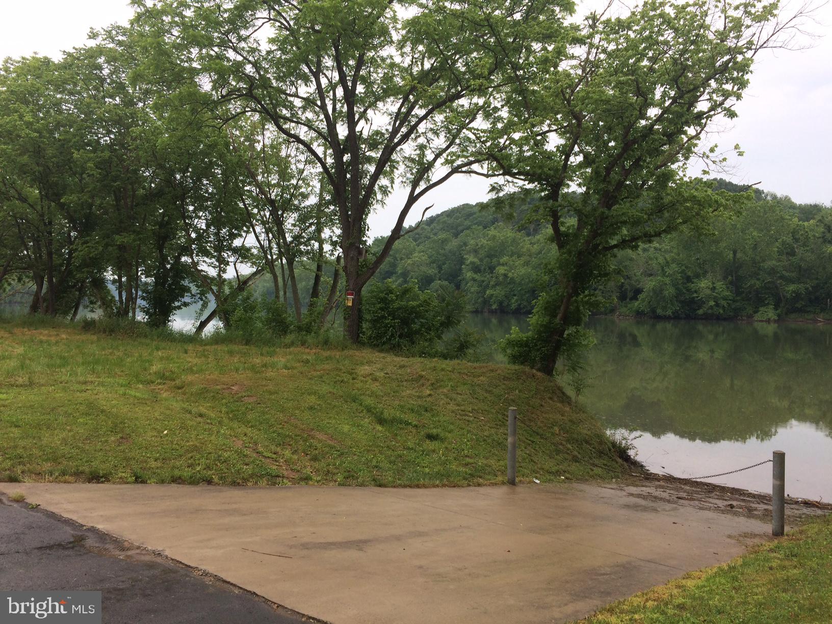 POTOMAC OVERLOOK ESTATES - Land