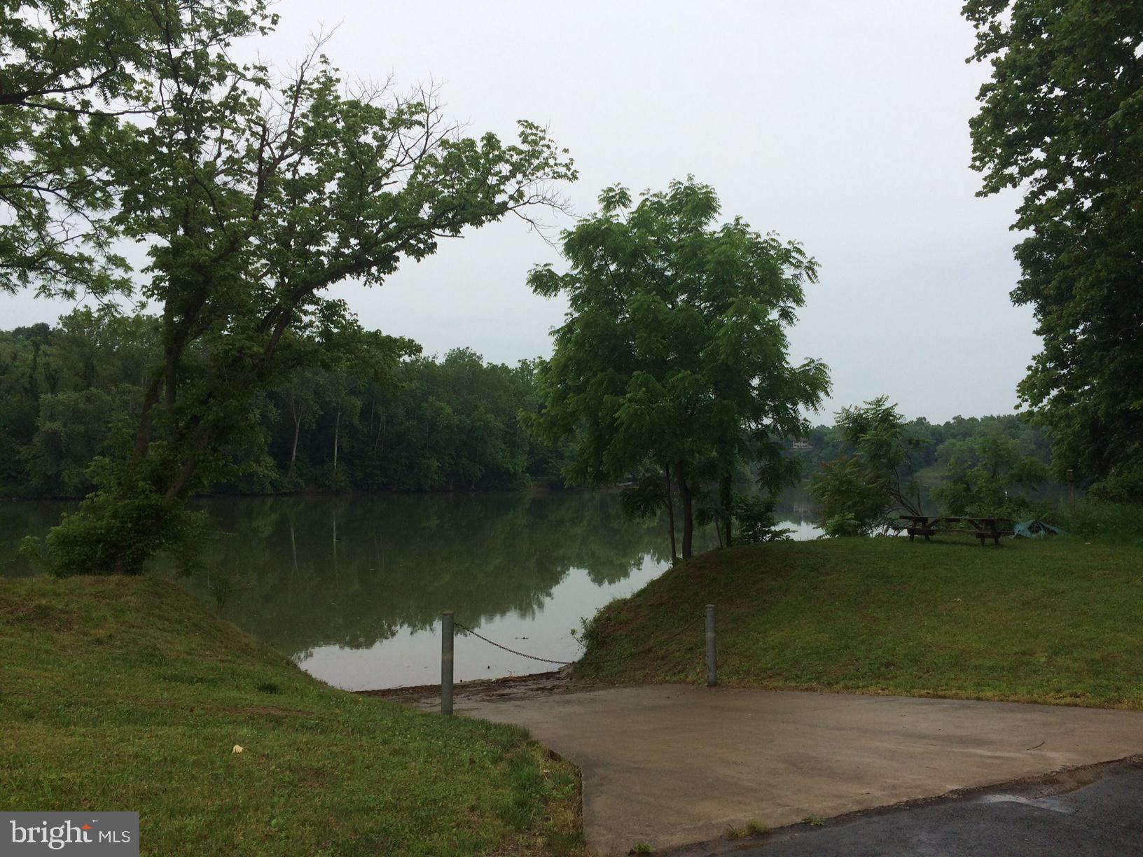 POTOMAC OVERLOOK ESTATES - Land