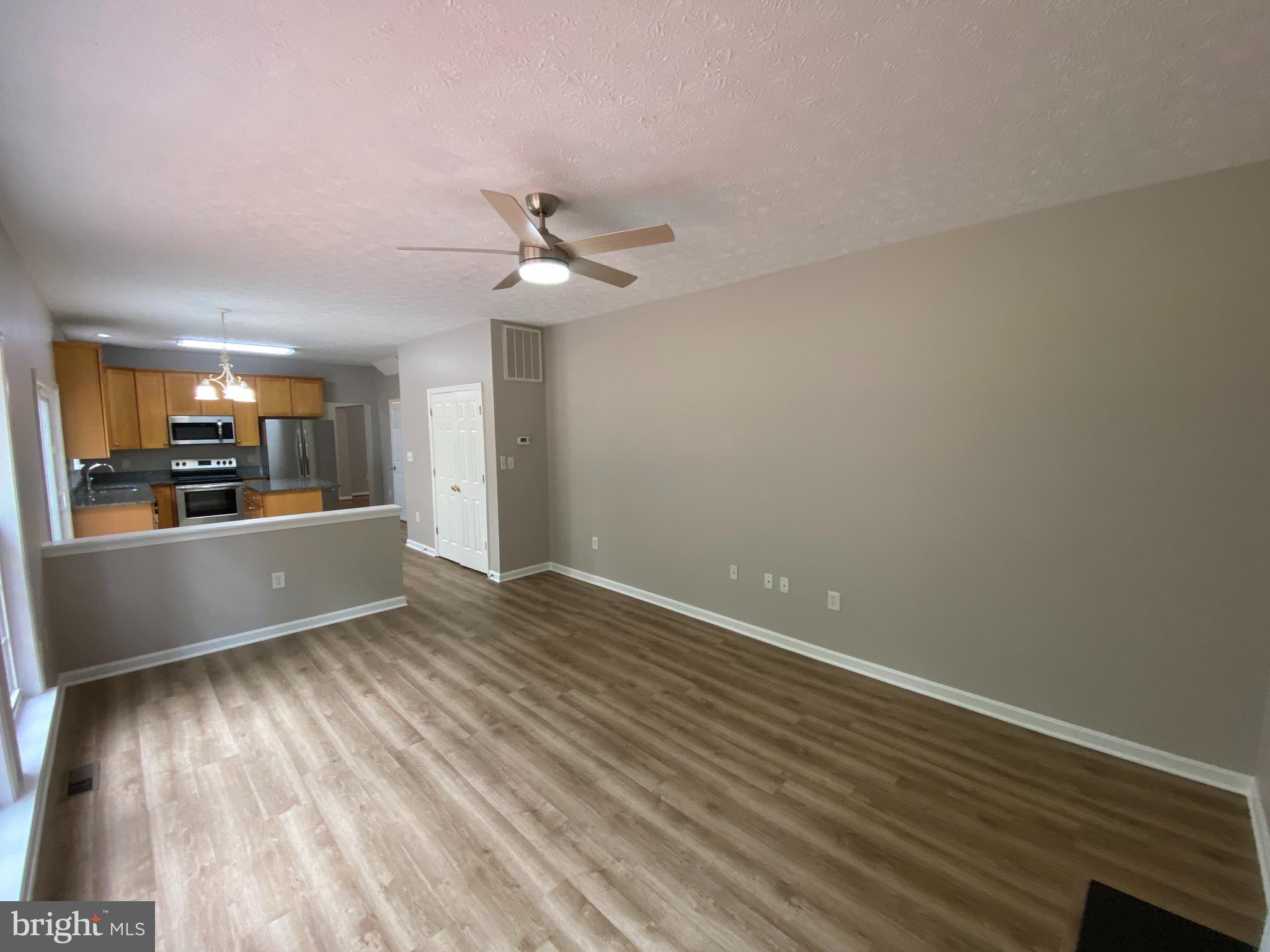 LAKE LAND OR - Residential Lease