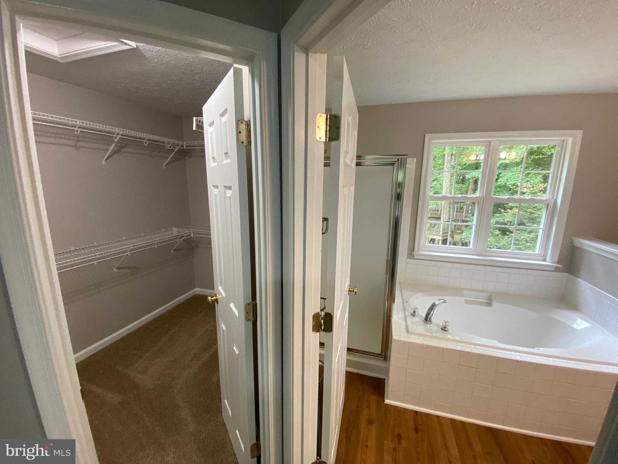 LAKE LAND OR - Residential Lease