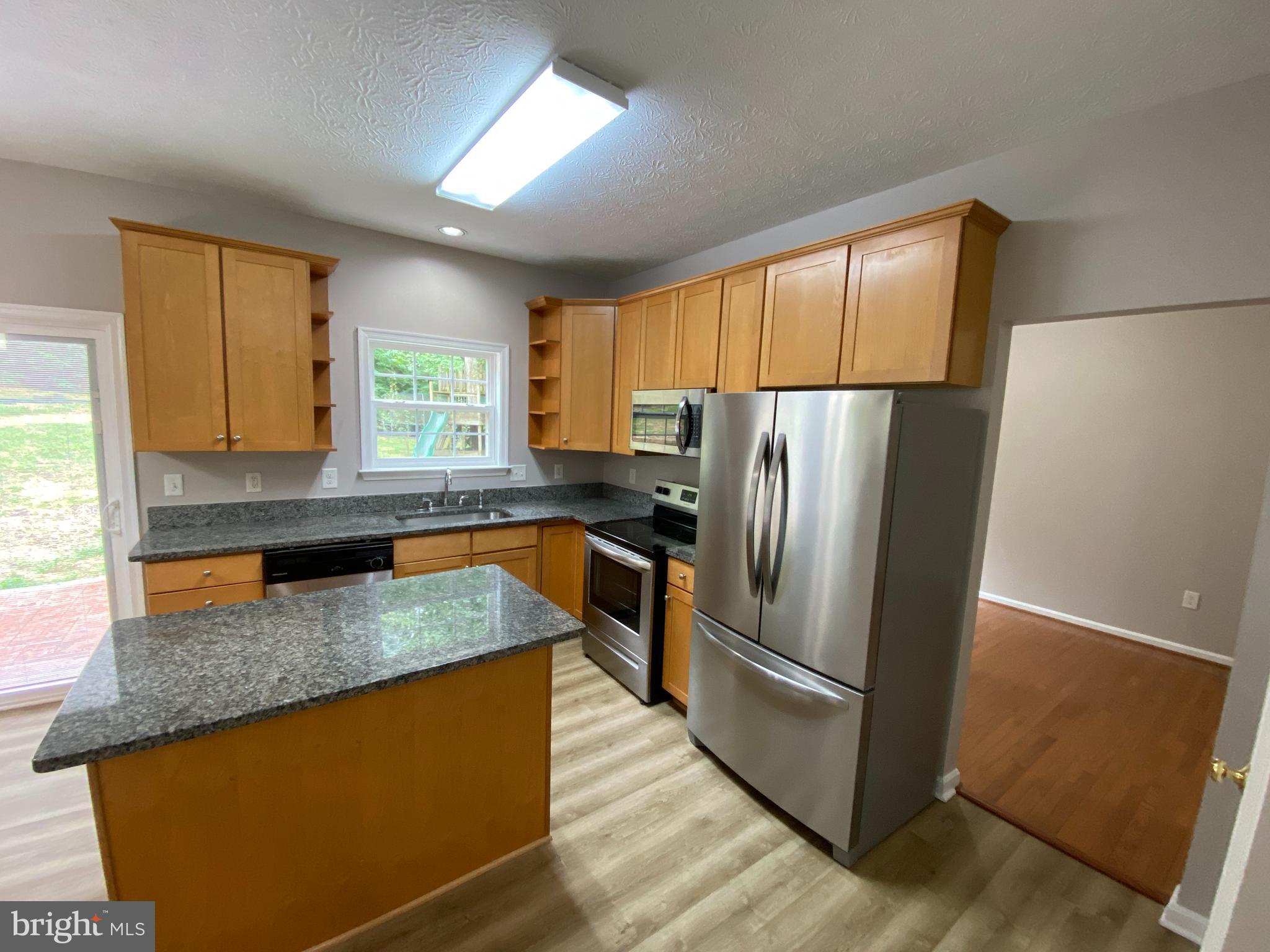 LAKE LAND OR - Residential Lease