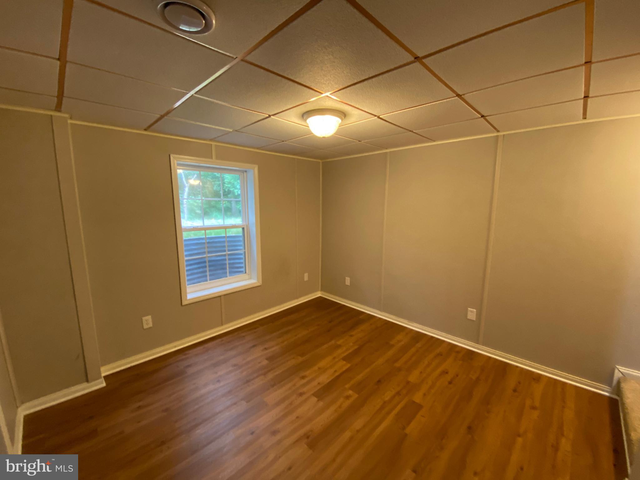 LAKE LAND OR - Residential Lease