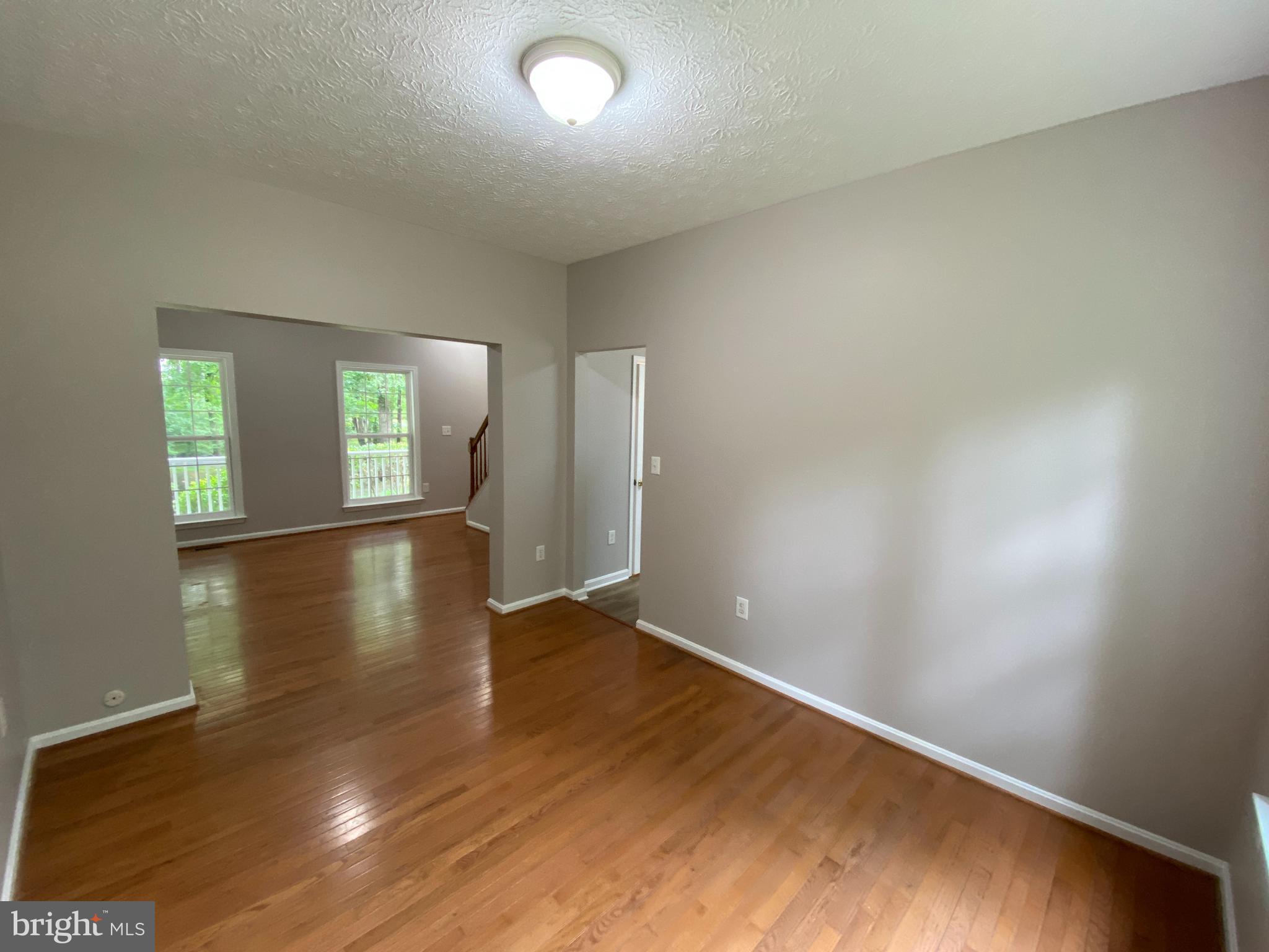 LAKE LAND OR - Residential Lease