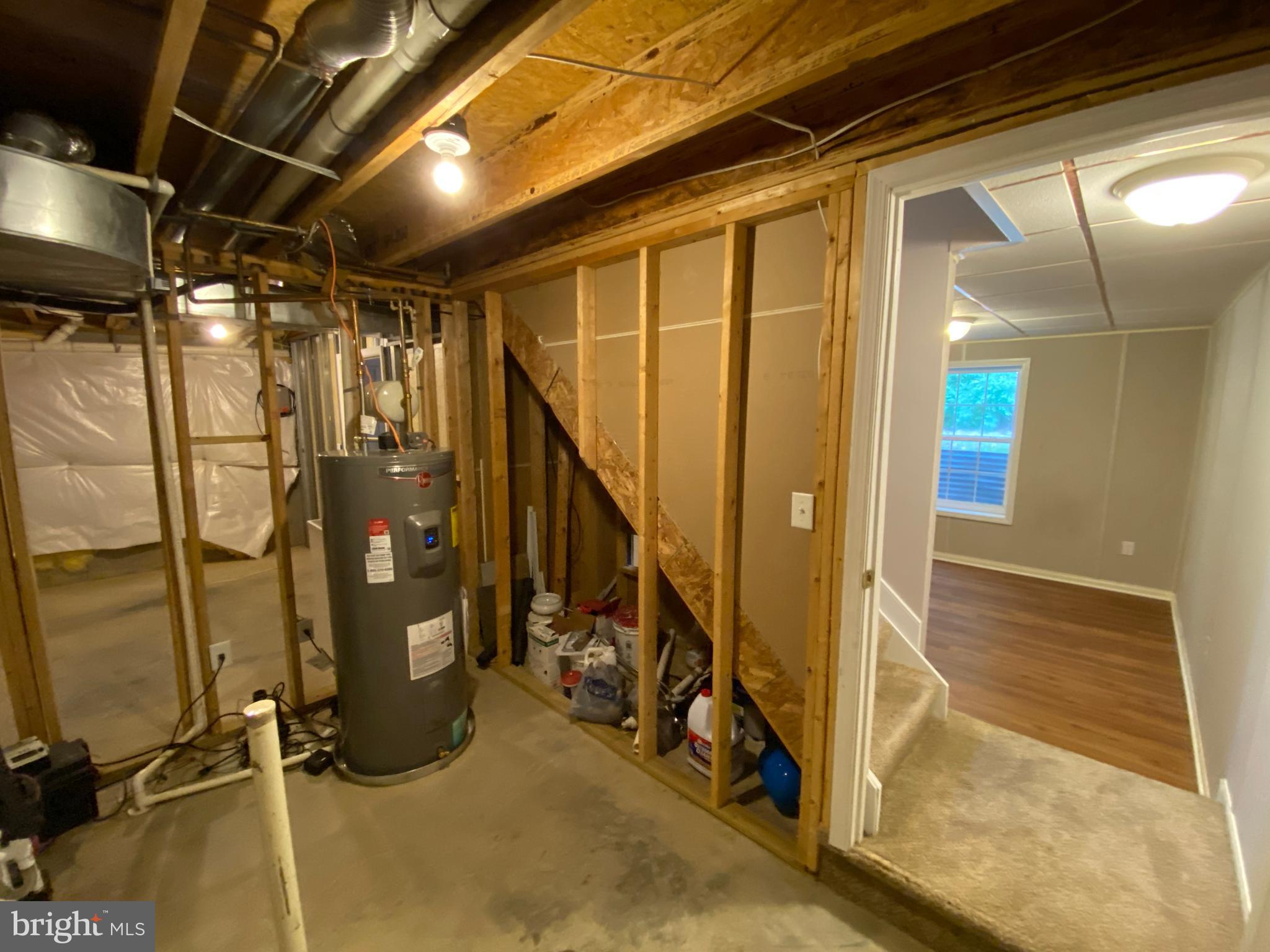 LAKE LAND OR - Residential Lease