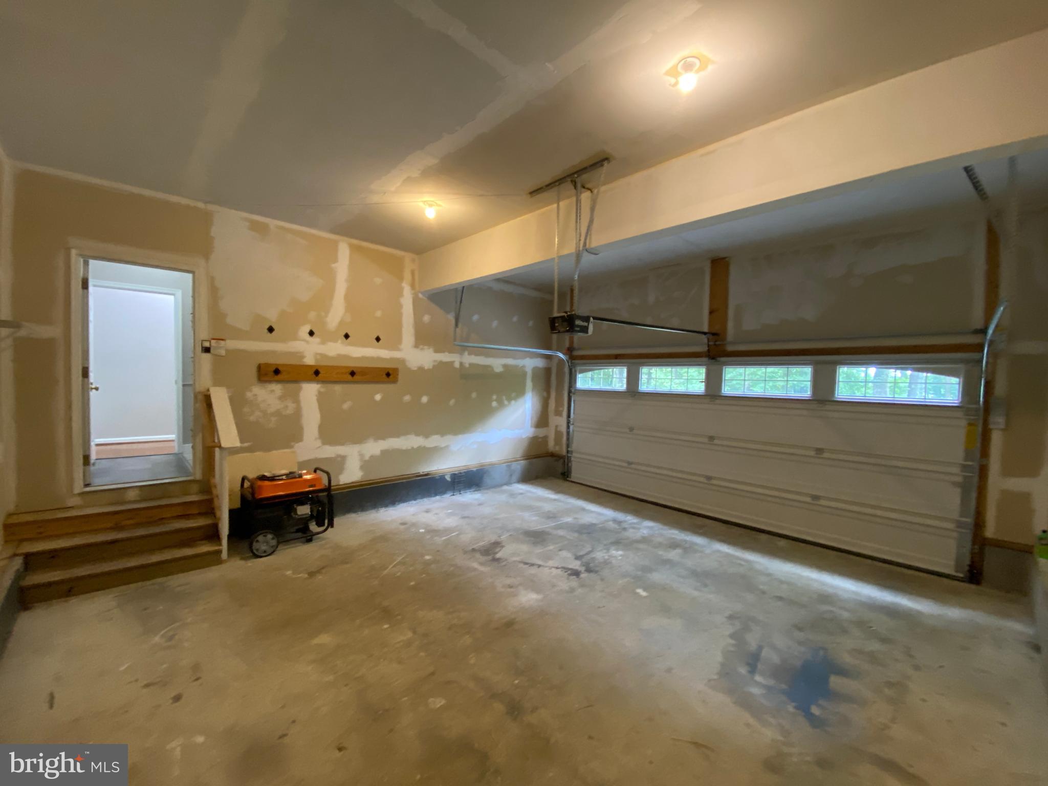 LAKE LAND OR - Residential Lease