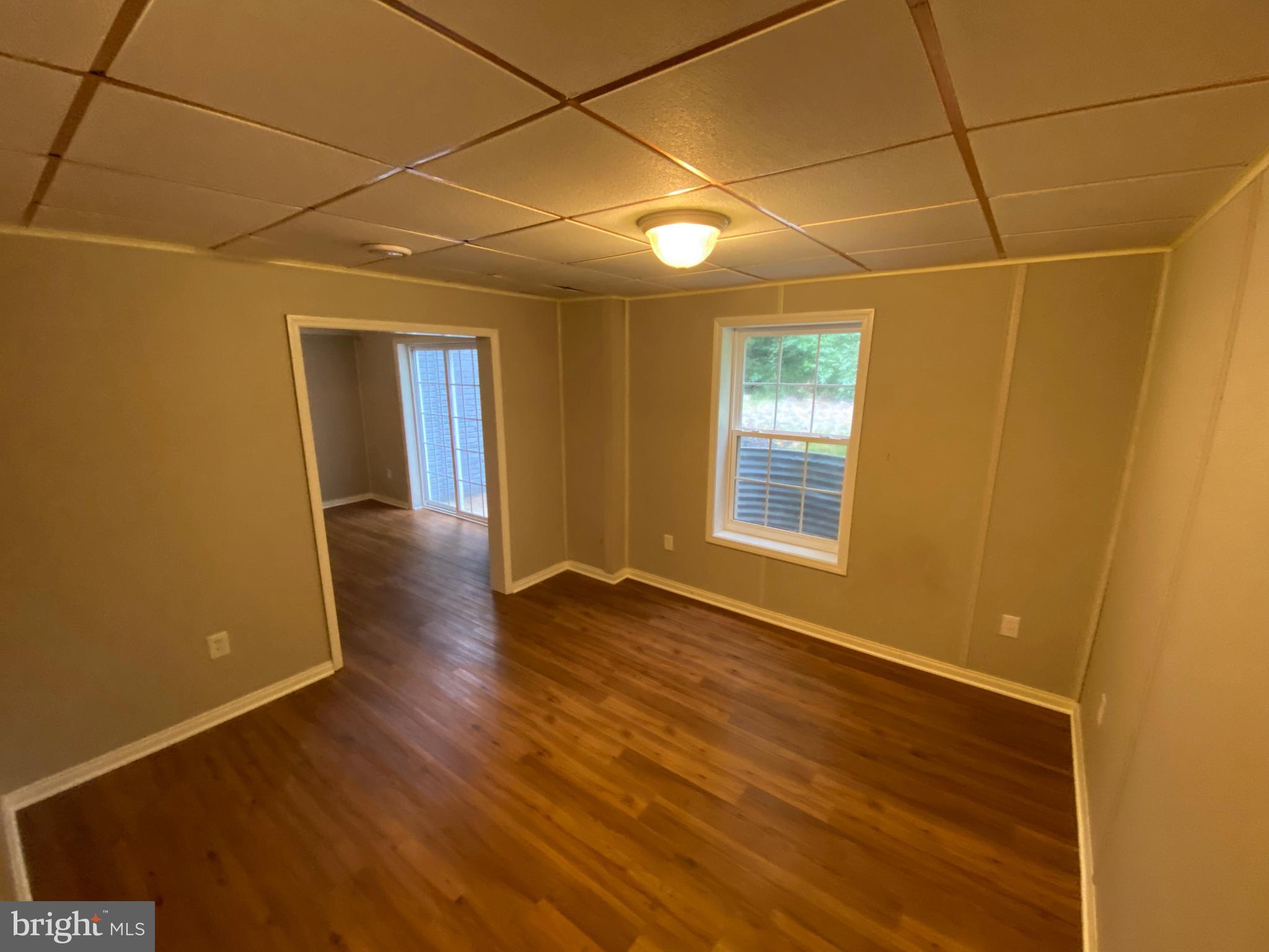 LAKE LAND OR - Residential Lease