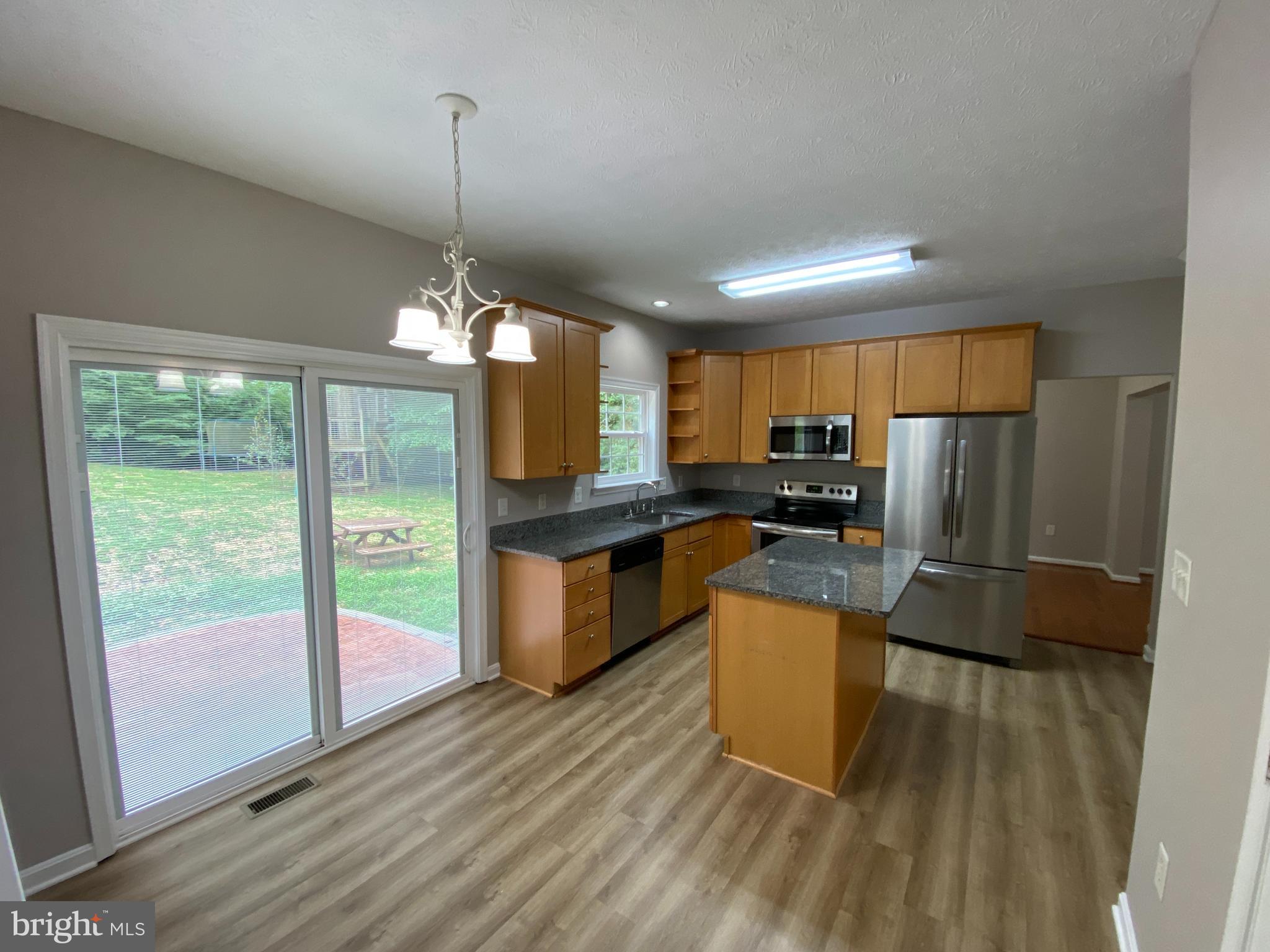 LAKE LAND OR - Residential Lease