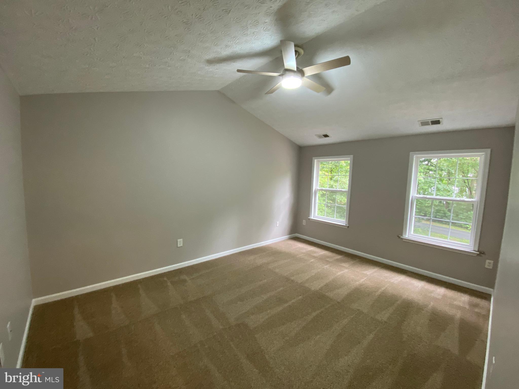 LAKE LAND OR - Residential Lease