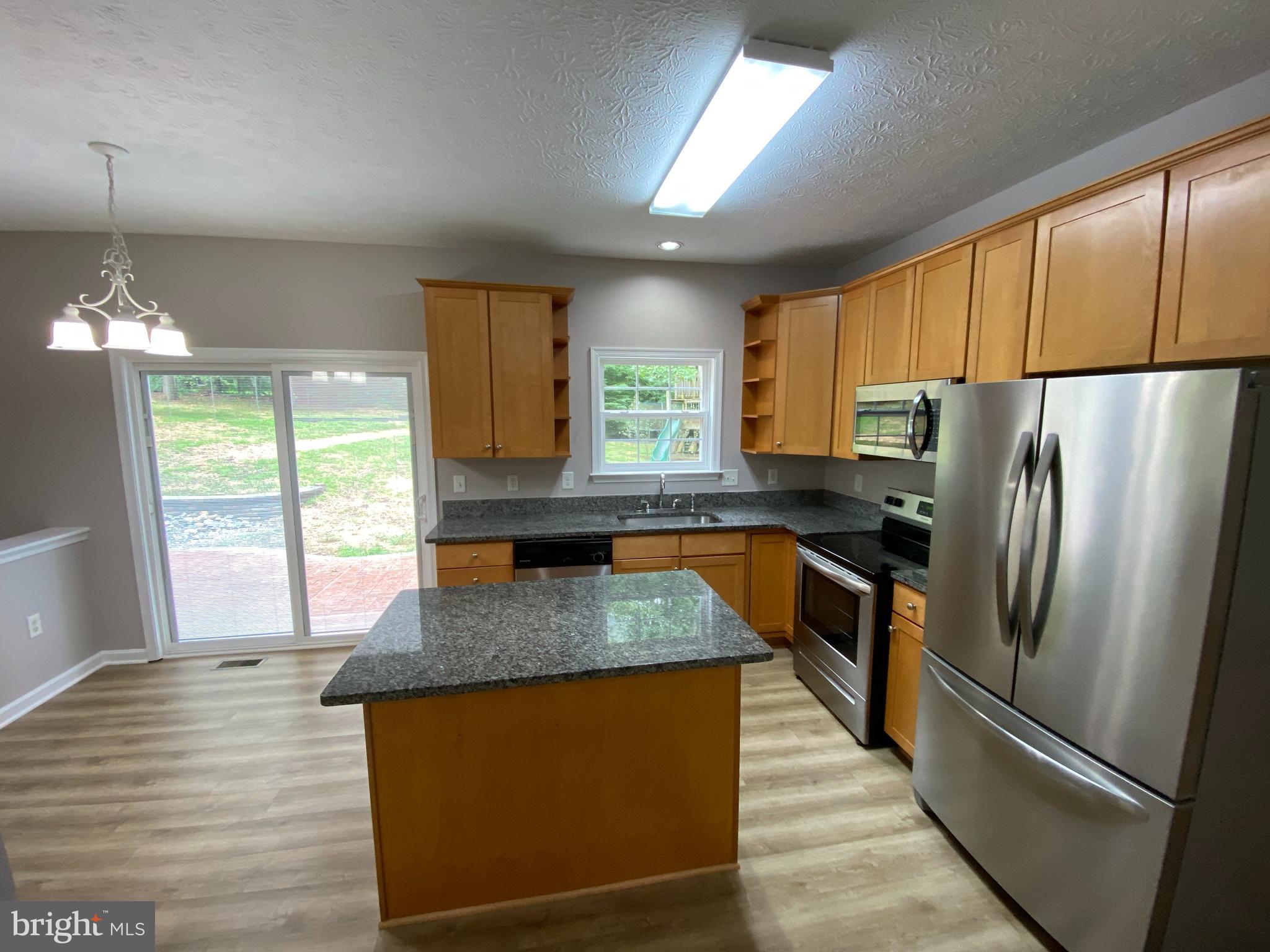 LAKE LAND OR - Residential Lease