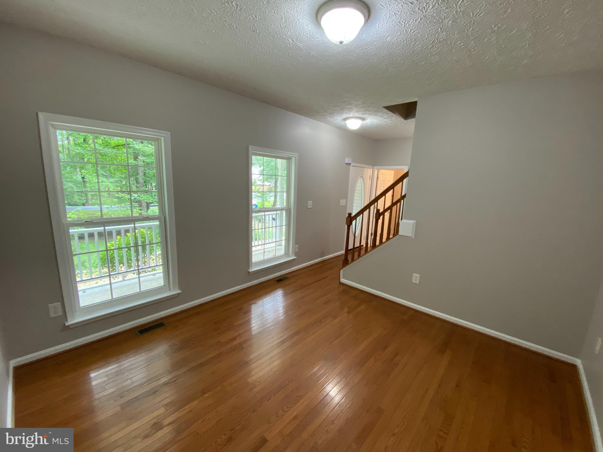 LAKE LAND OR - Residential Lease