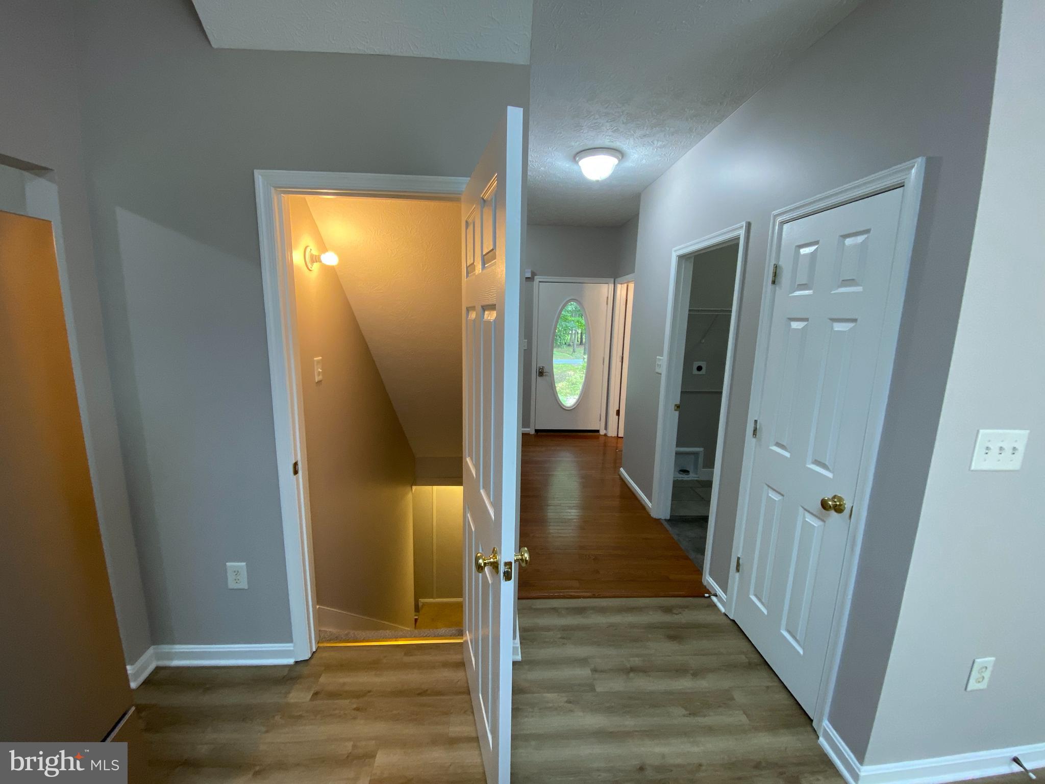 LAKE LAND OR - Residential Lease