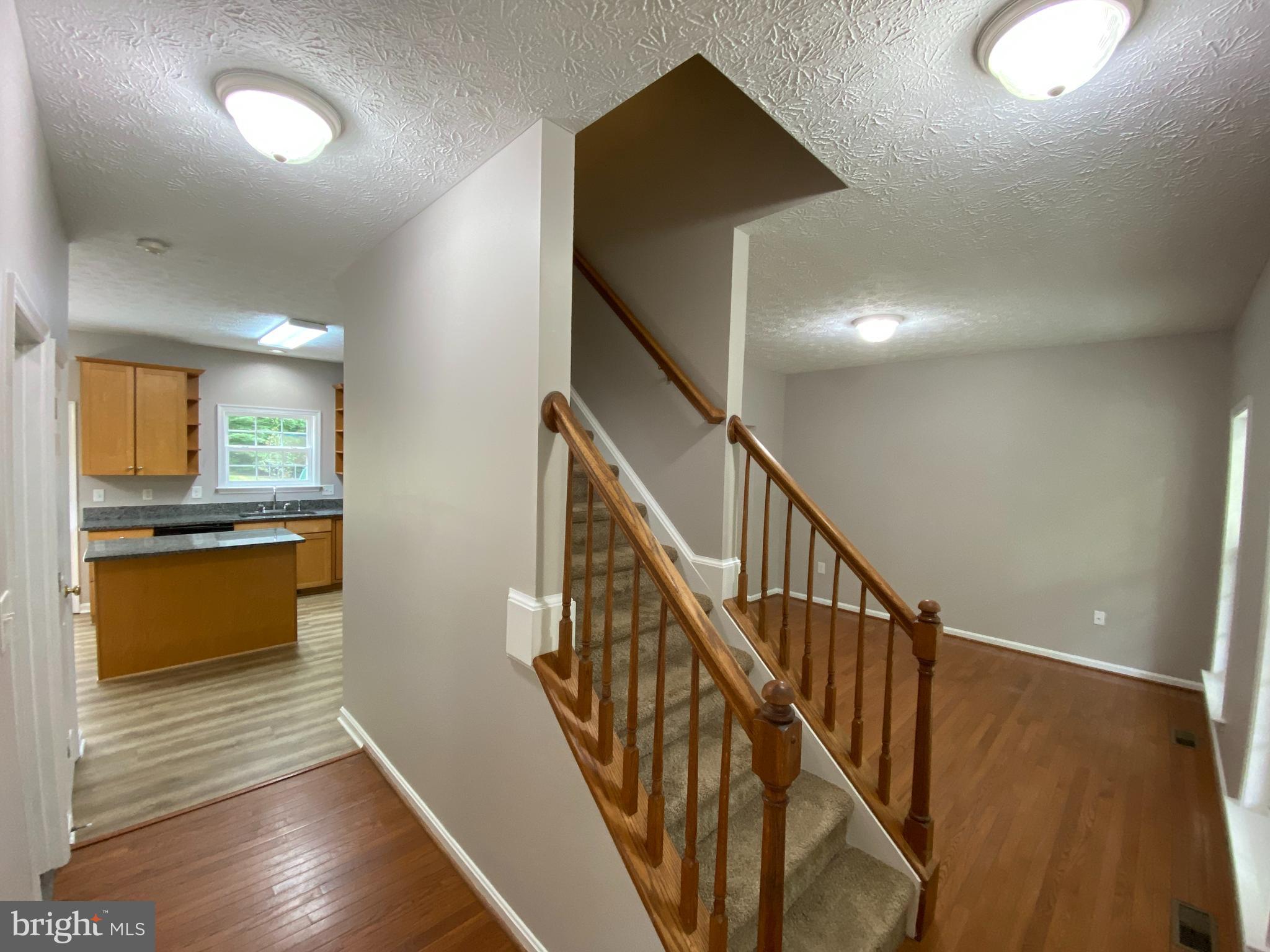 LAKE LAND OR - Residential Lease