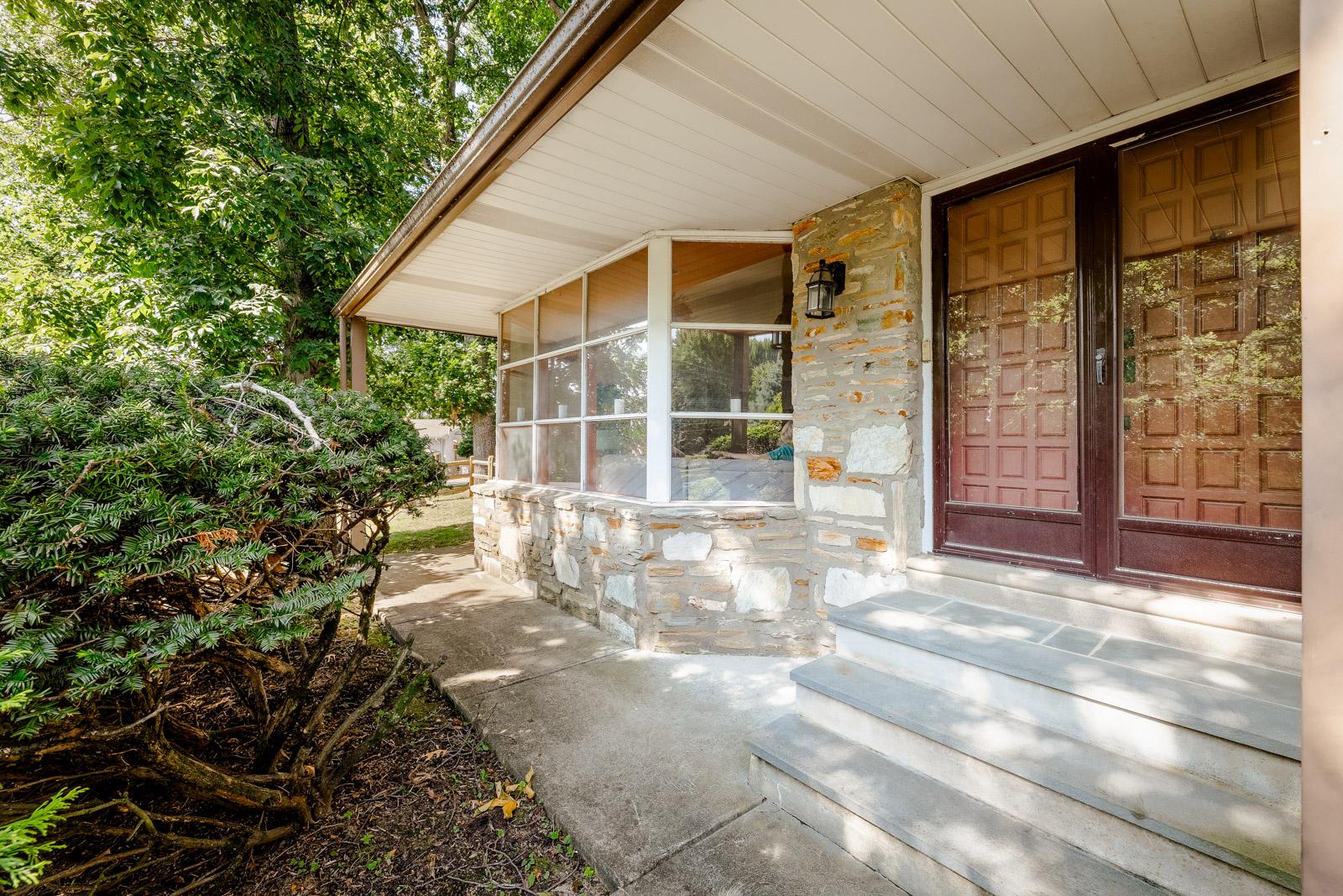 552 CARDINAL DR
