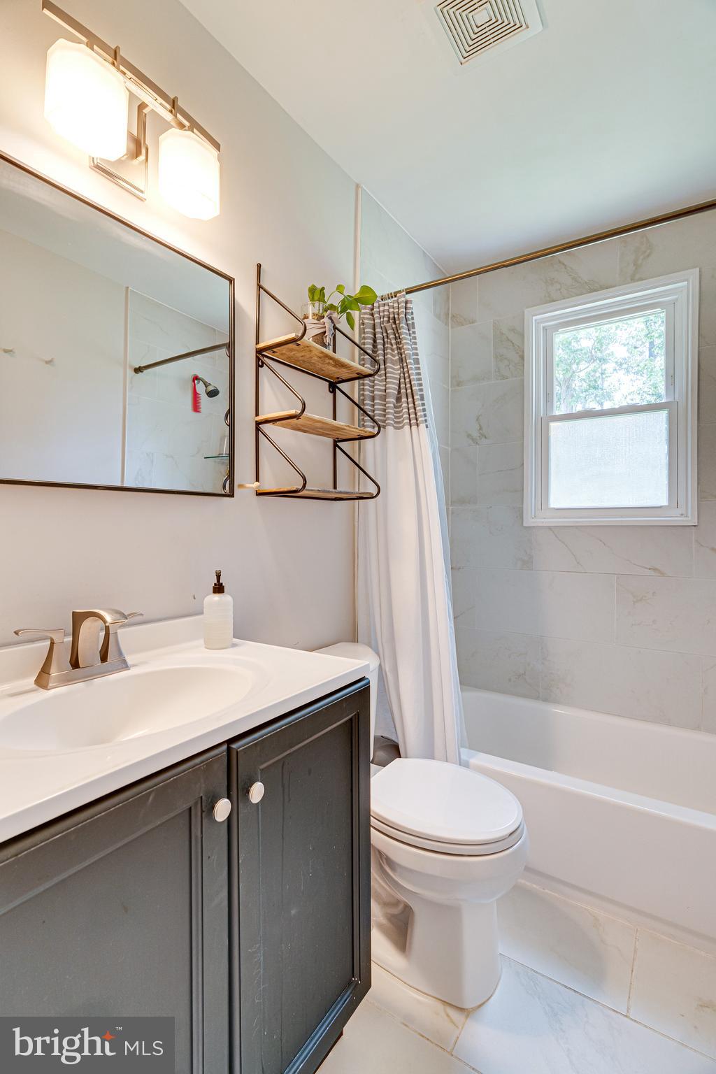 RAMBLEWOOD - Residential Lease