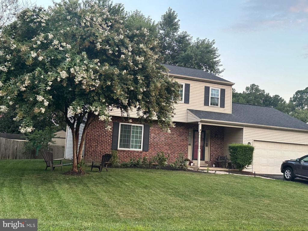 Photo of 16 Jonathan Drive, NEWARK, DE 19702 (MLS # DENC2095298)