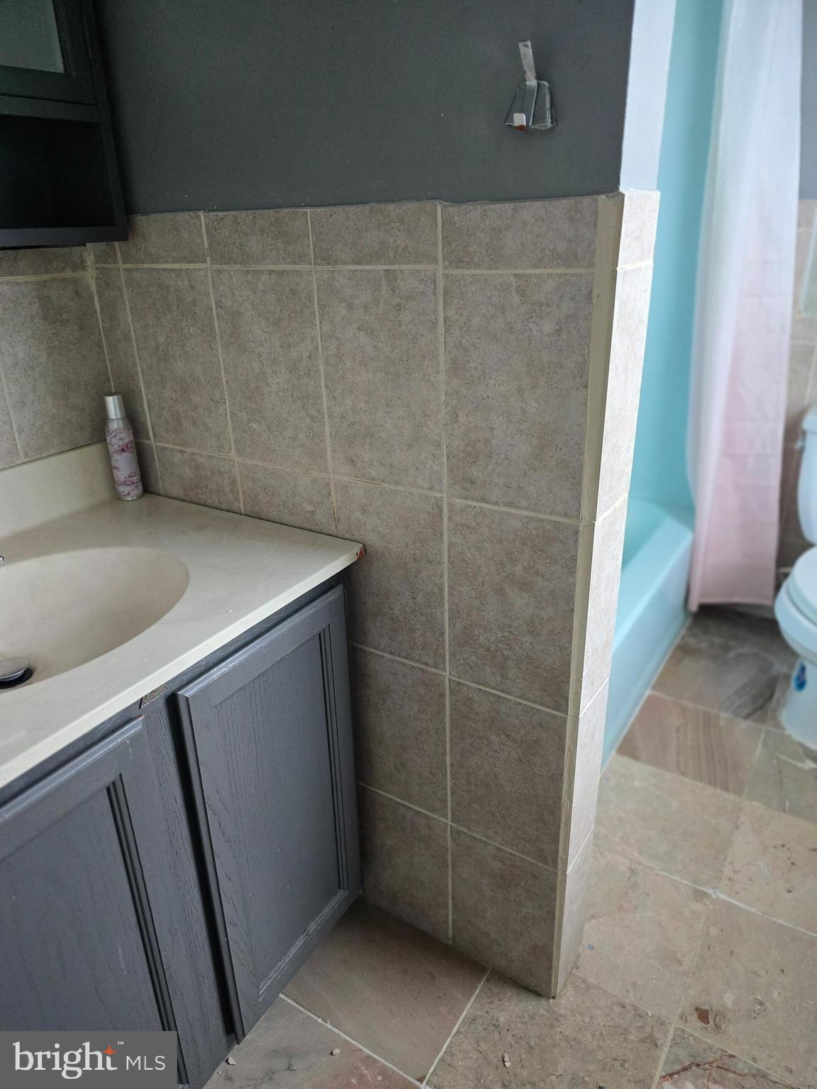 RAINTREE VILLAGE - Residential