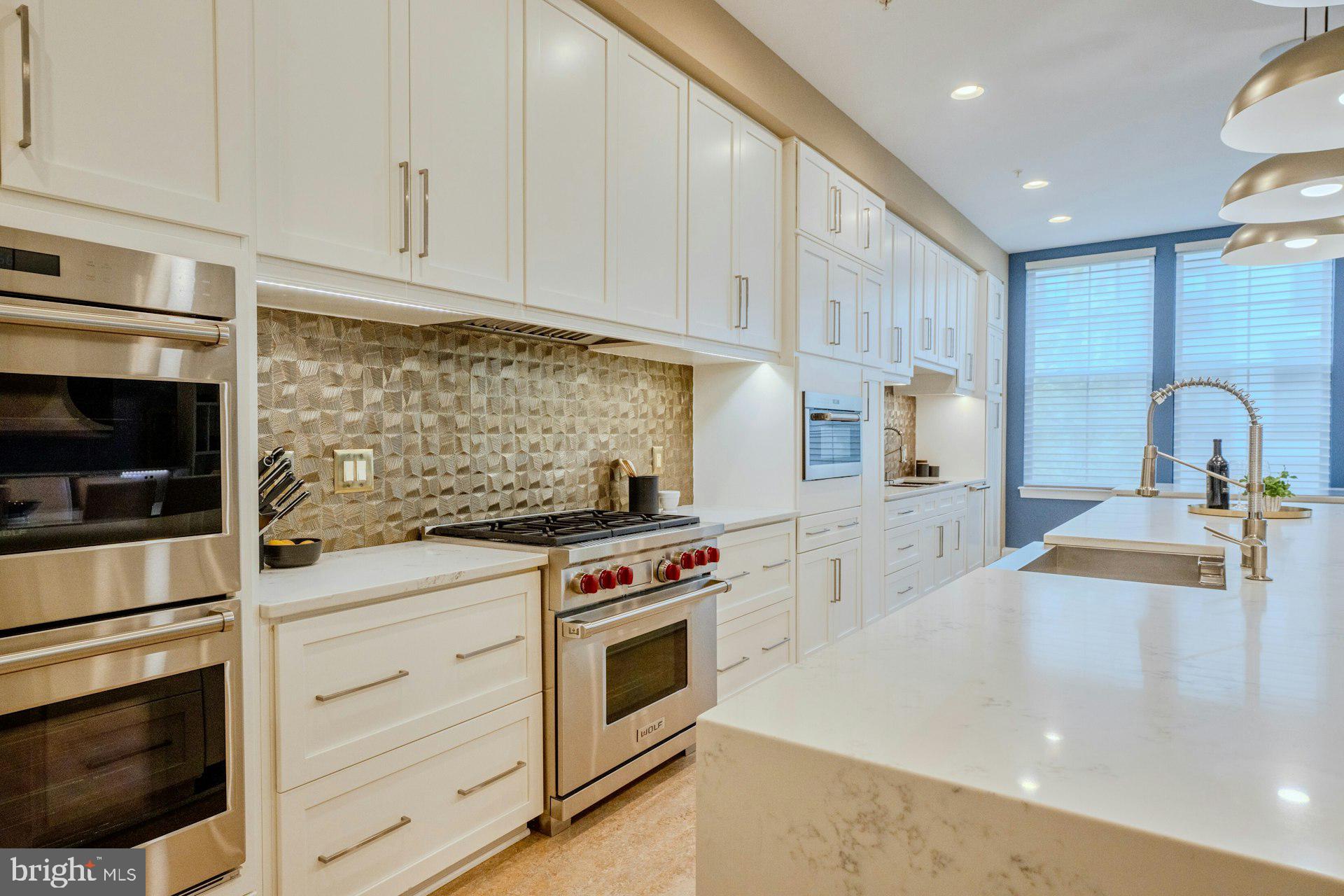 ONE LOUDOUN - Residential