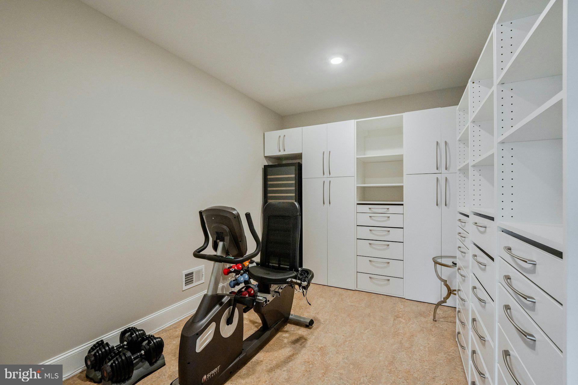 ONE LOUDOUN - Residential