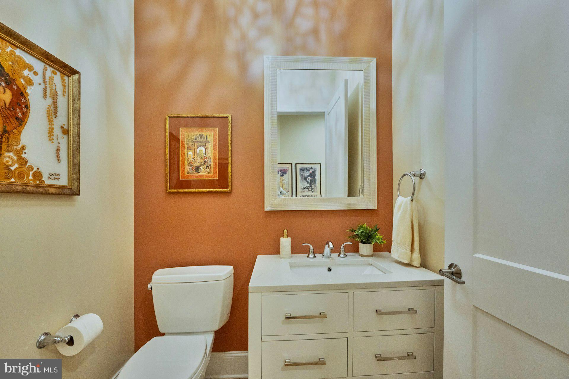 ONE LOUDOUN - Residential