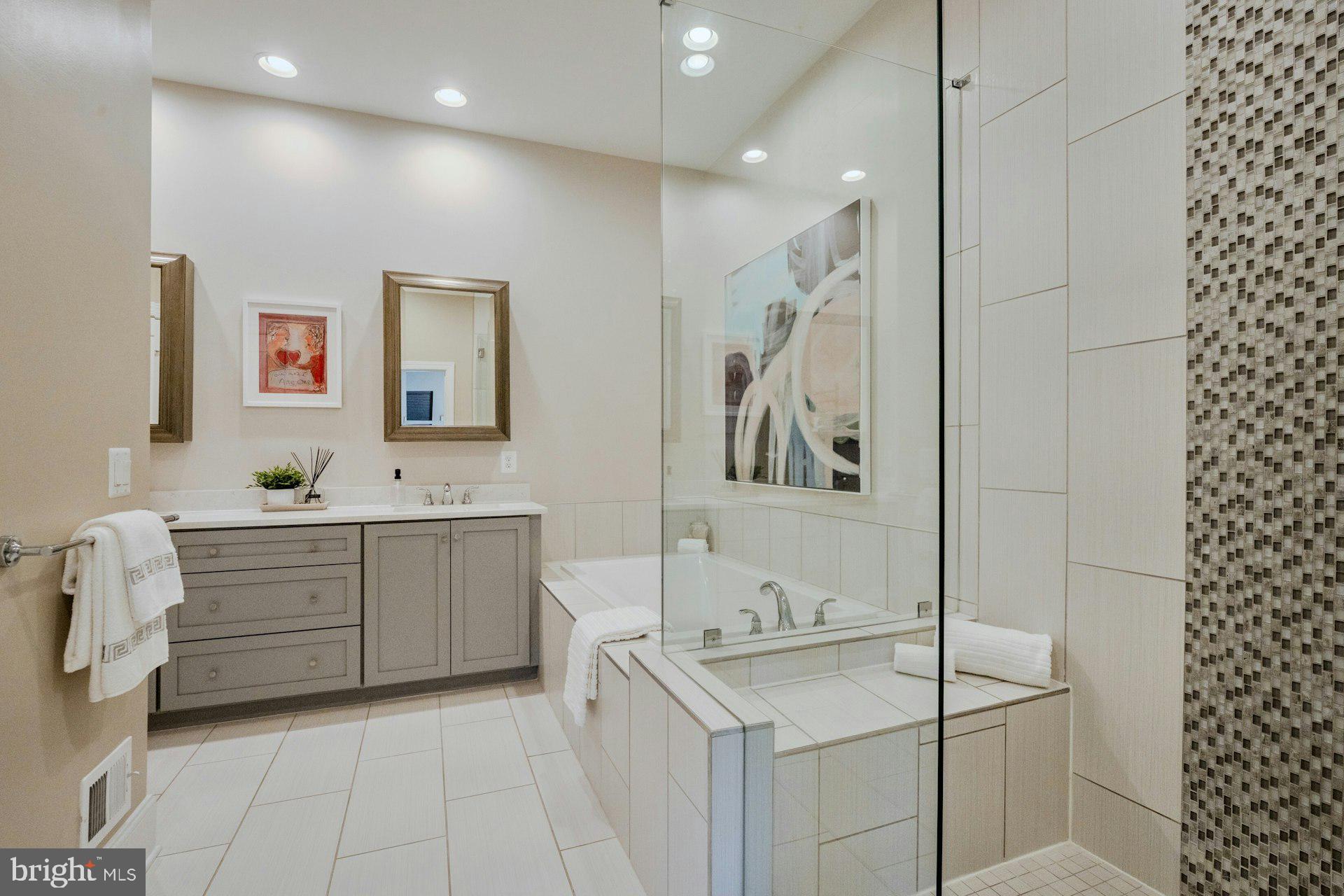 ONE LOUDOUN - Residential