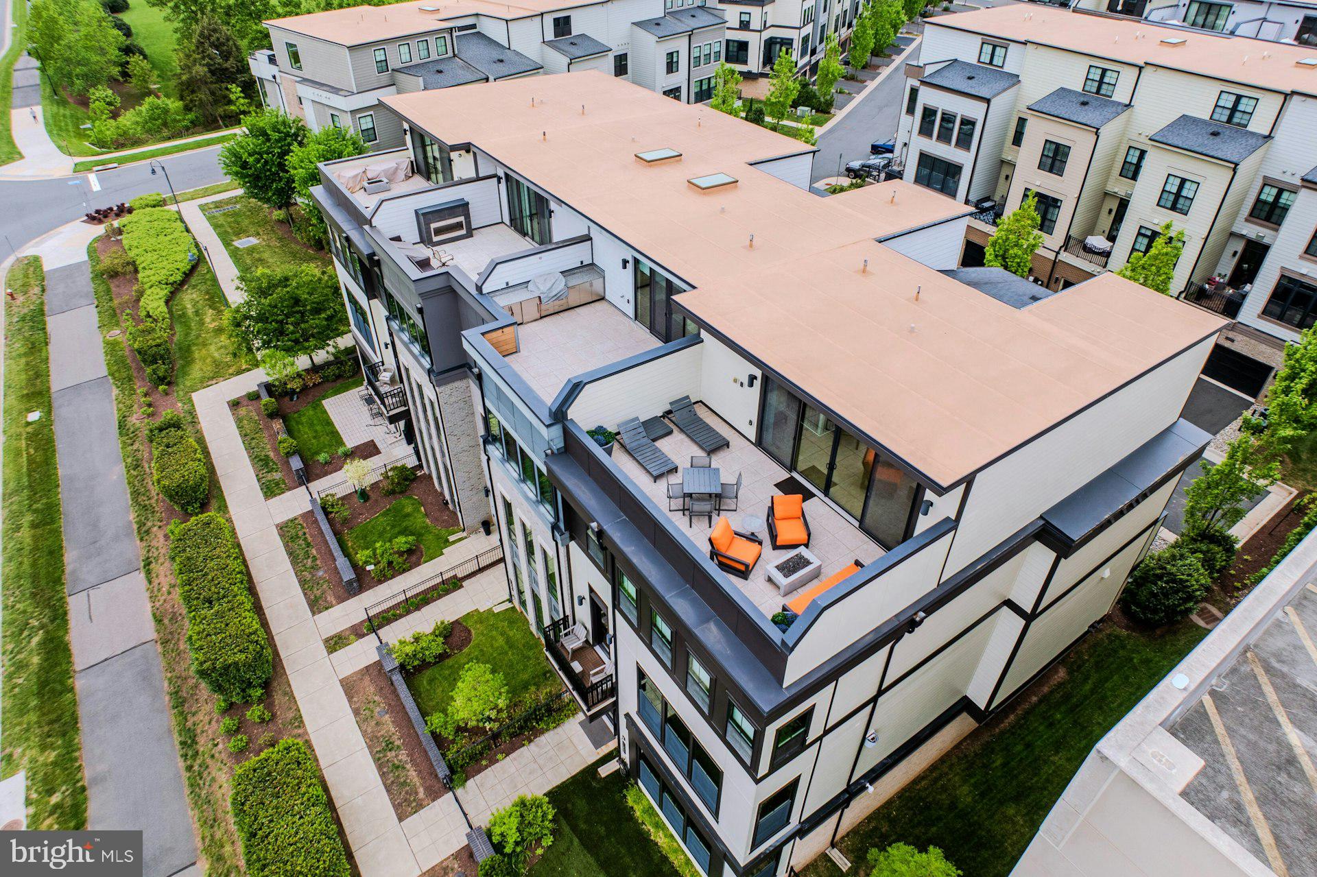 ONE LOUDOUN - Residential