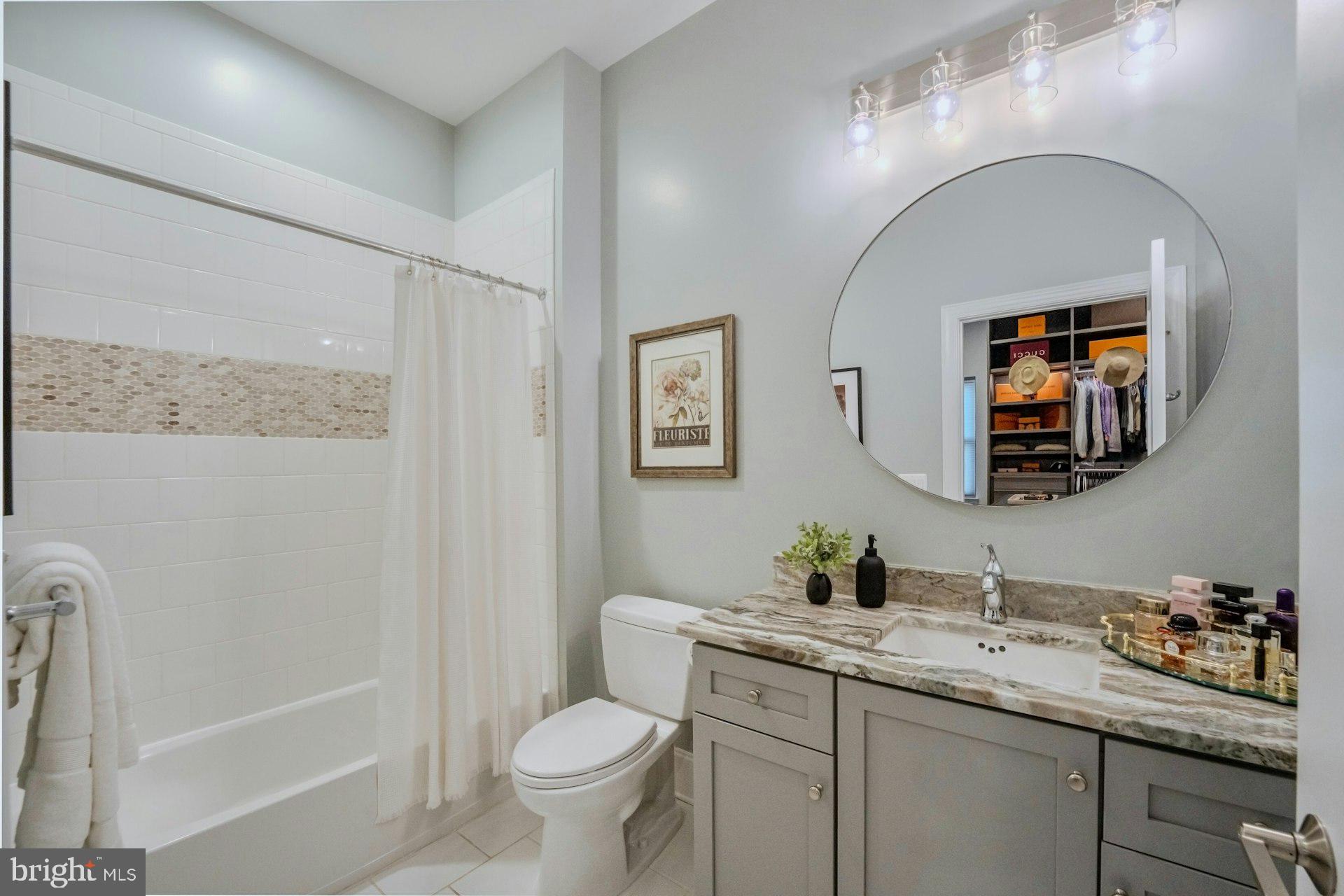 ONE LOUDOUN - Residential