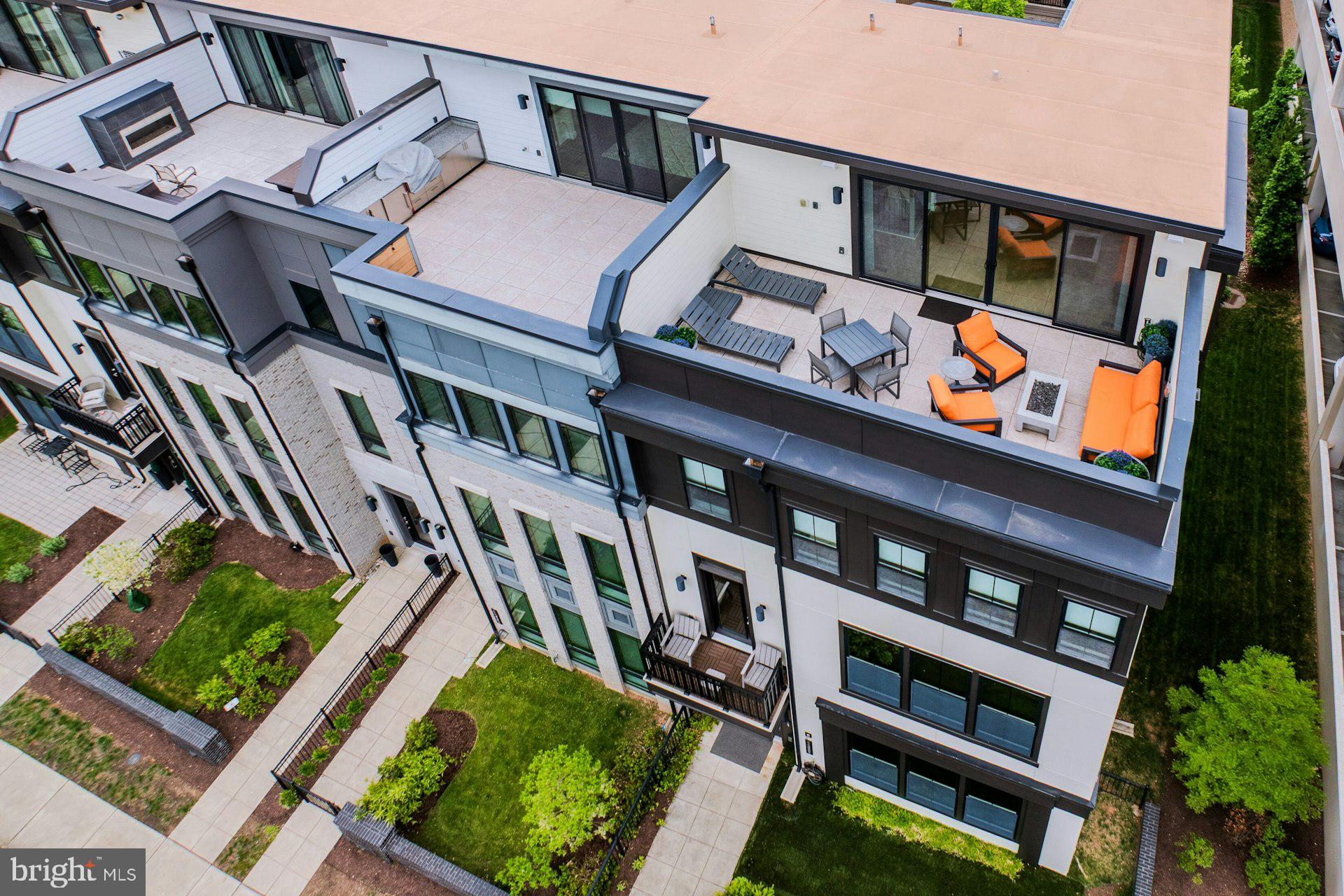 ONE LOUDOUN - Residential