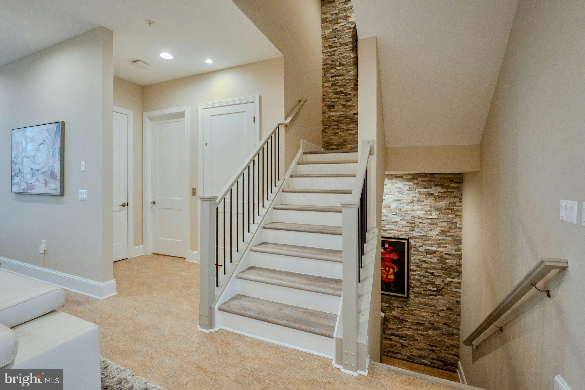 ONE LOUDOUN - Residential