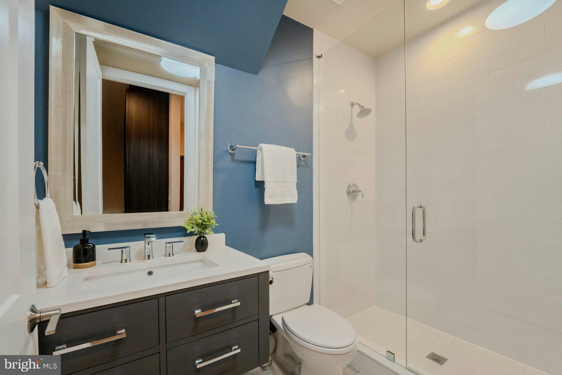 ONE LOUDOUN - Residential