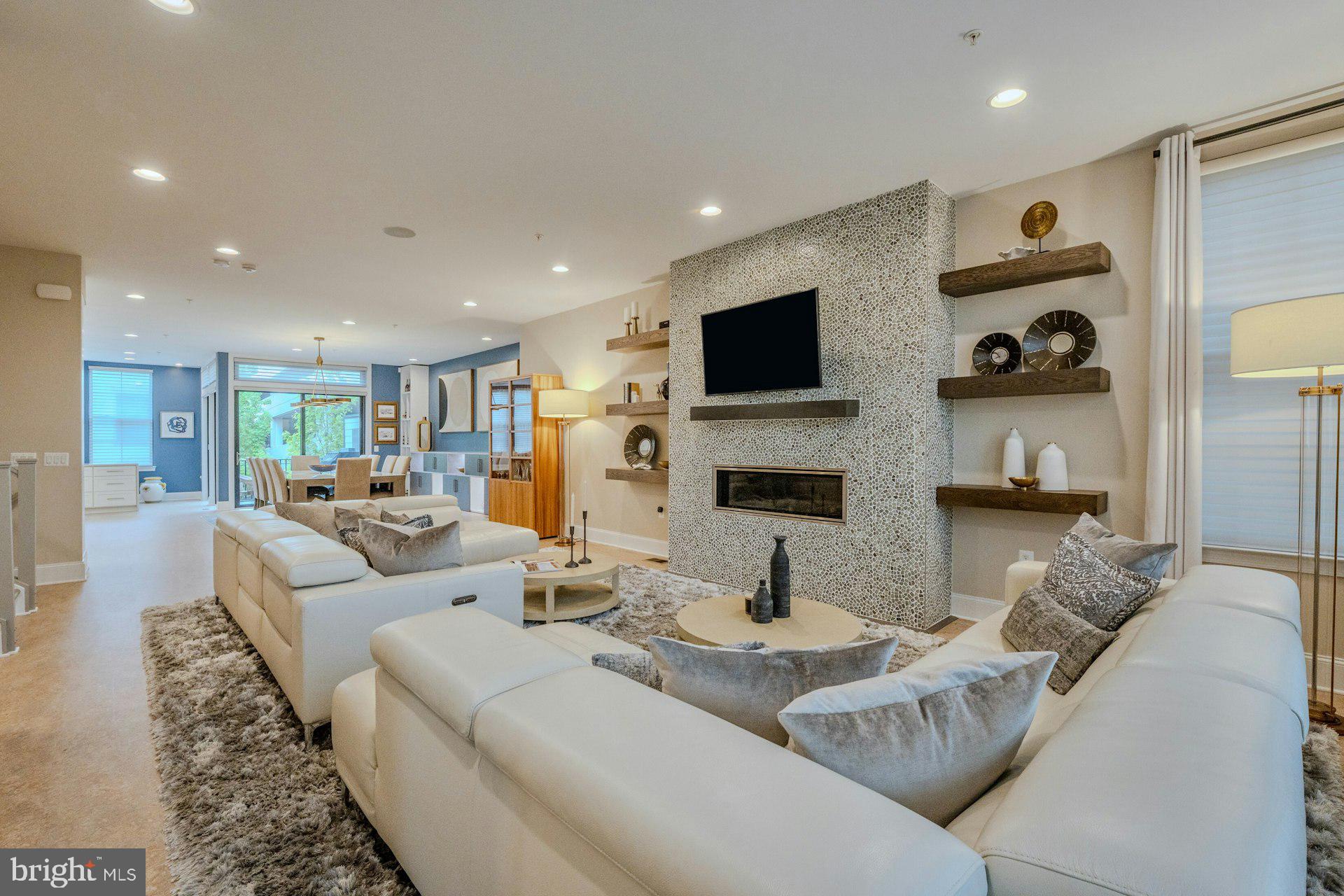 ONE LOUDOUN - Residential