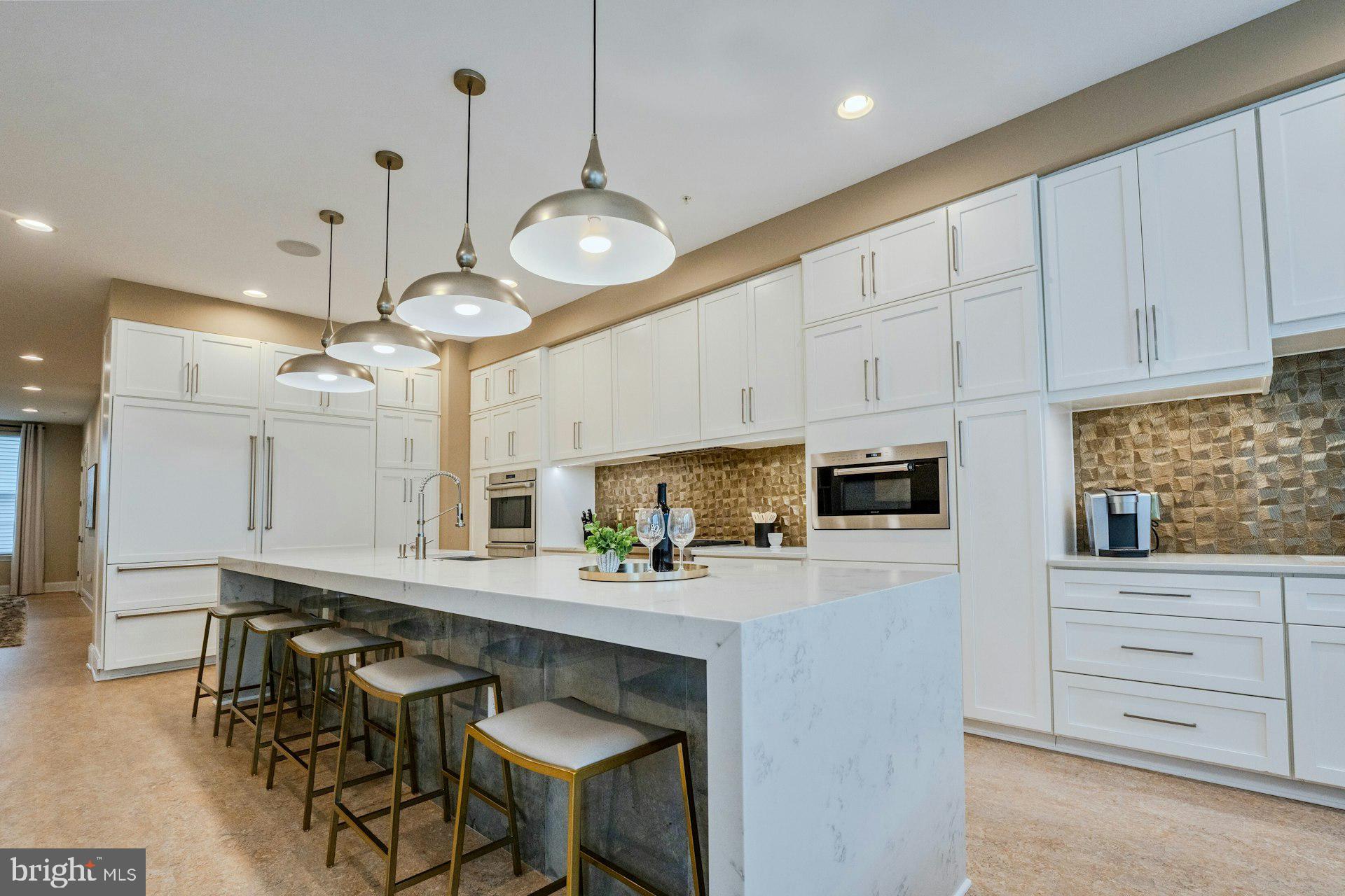 ONE LOUDOUN - Residential