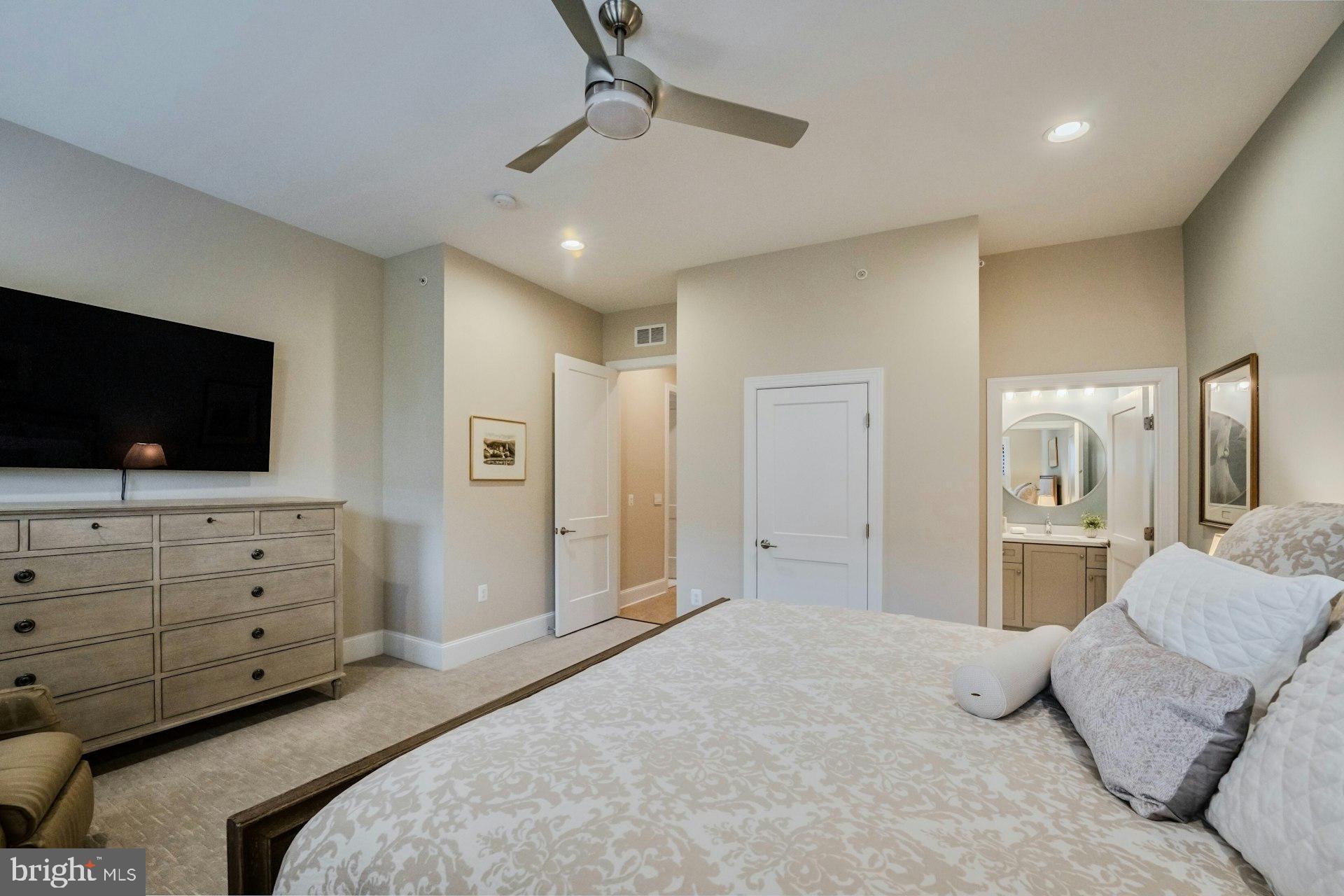 ONE LOUDOUN - Residential