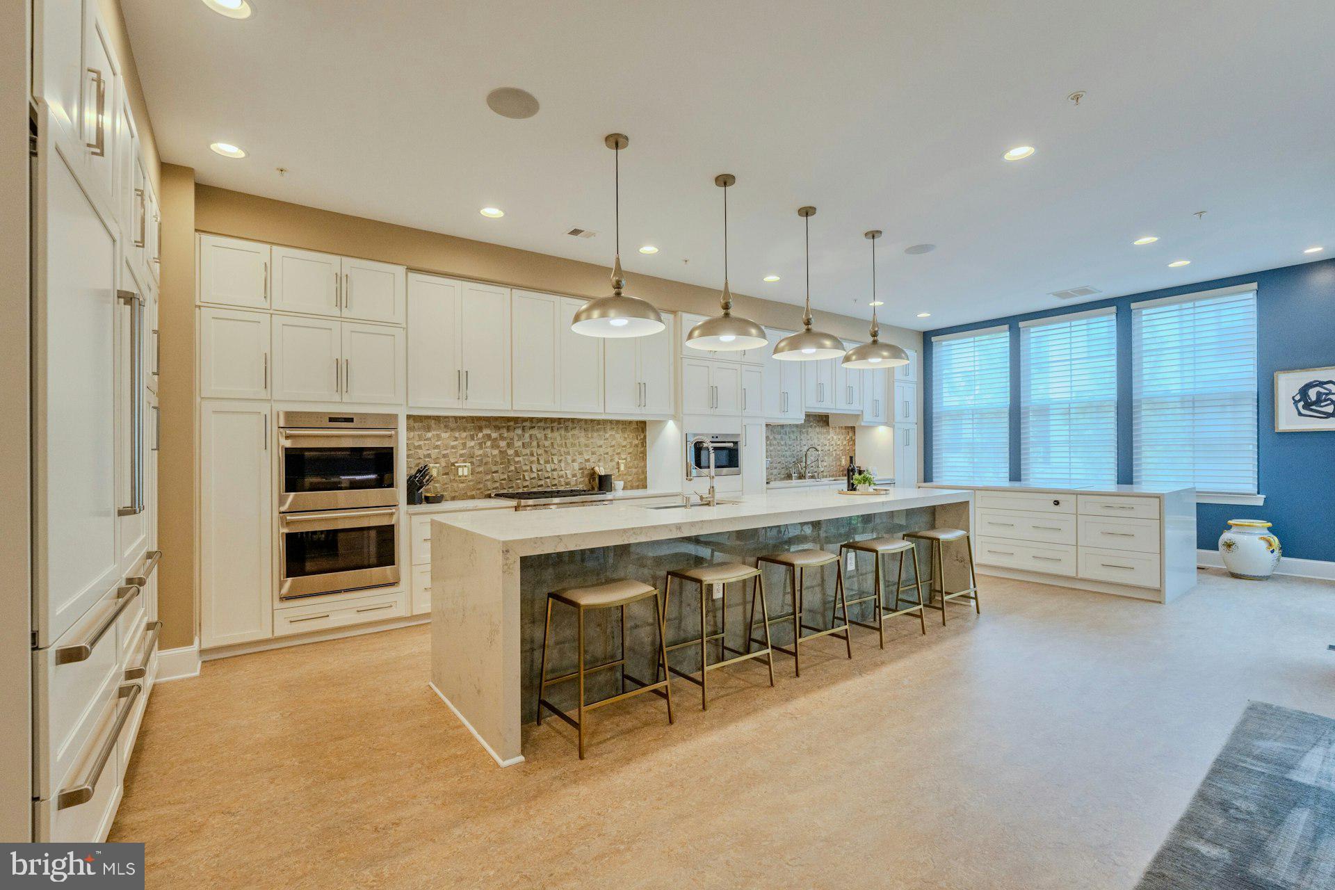 ONE LOUDOUN - Residential