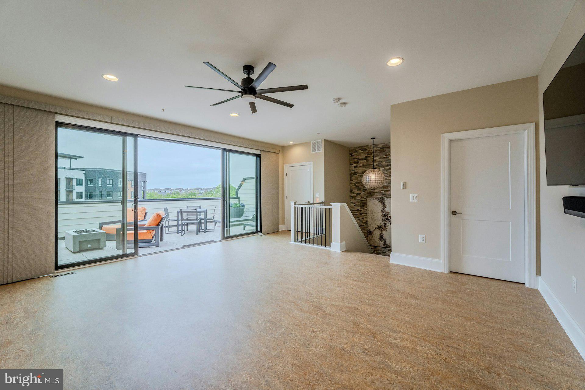 ONE LOUDOUN - Residential