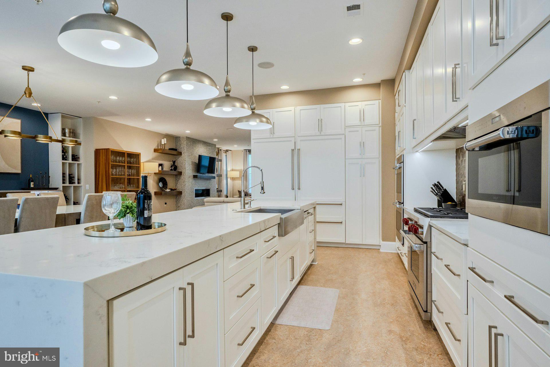 ONE LOUDOUN - Residential